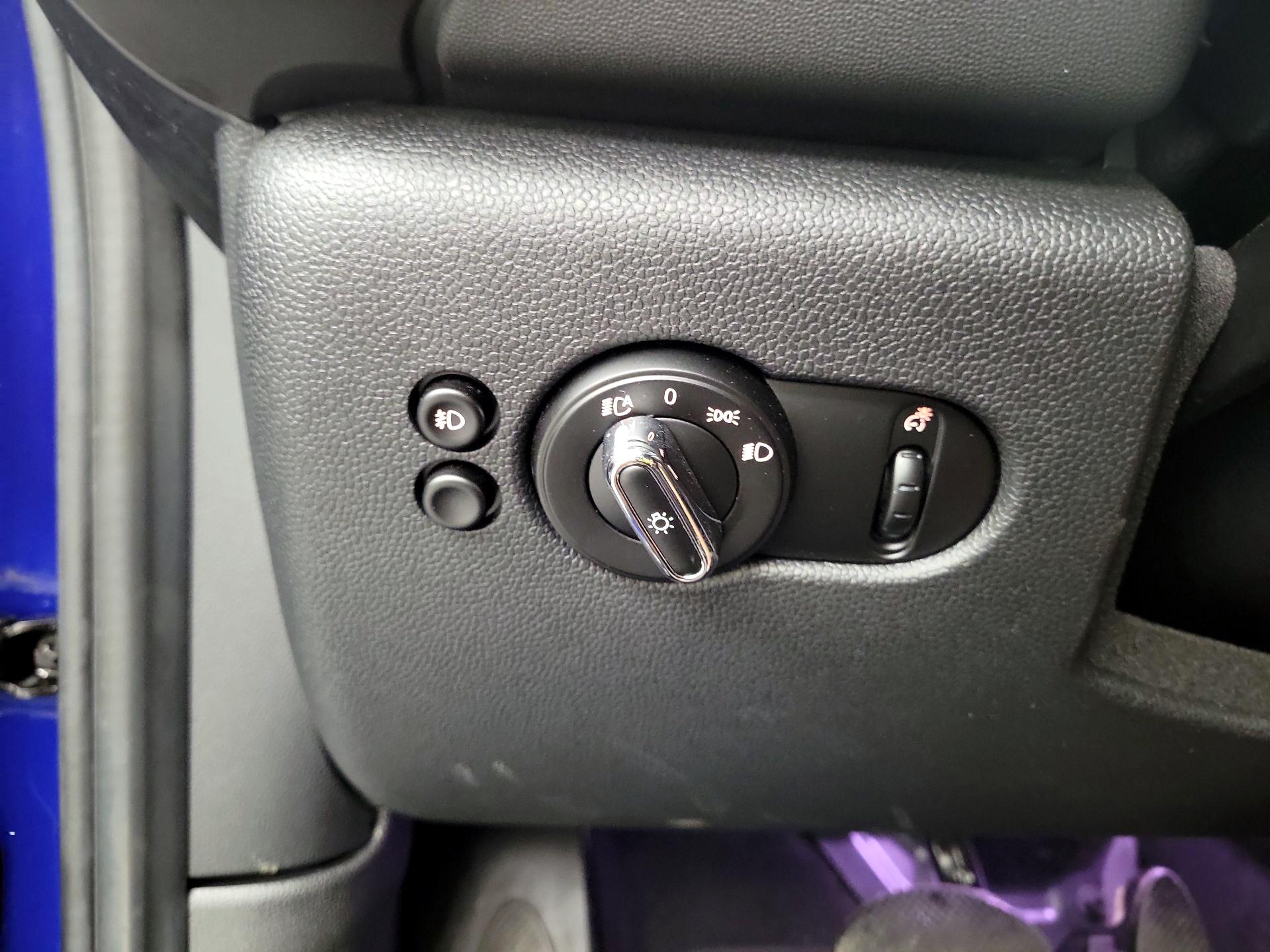 Thumbnail: 2020 MINI Cooper Hardtop - 11