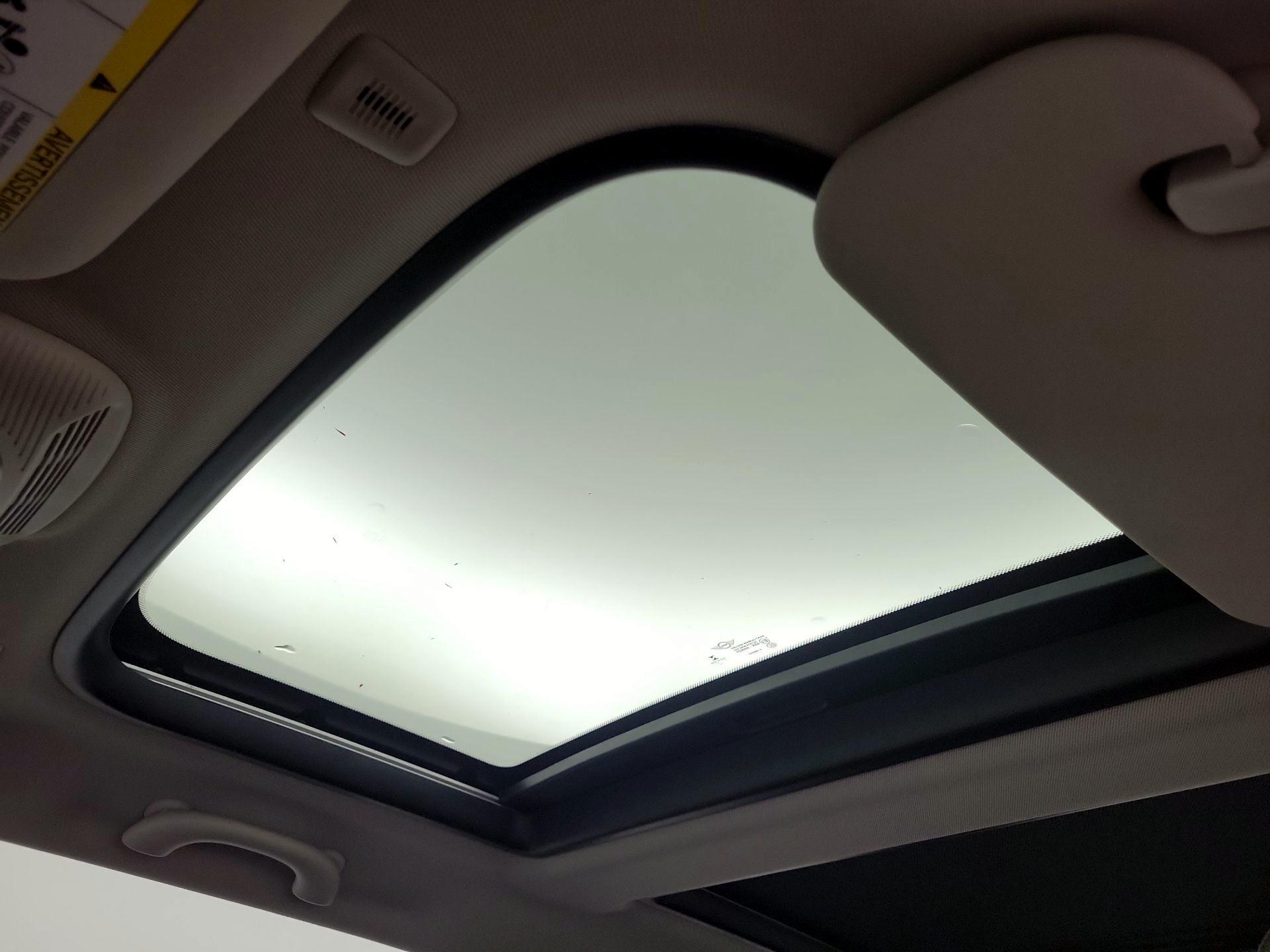 Thumbnail: 2020 MINI Cooper Hardtop - 17