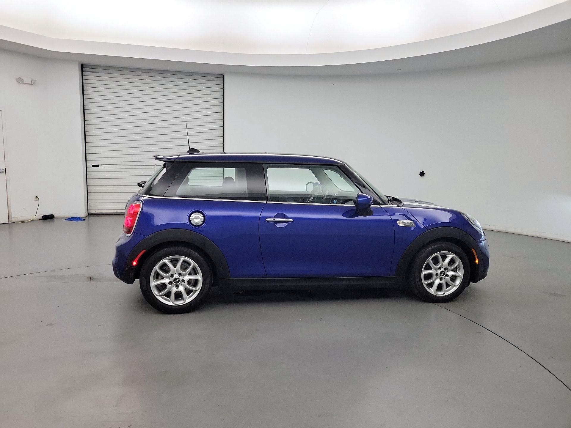 Thumbnail: 2020 MINI Cooper Hardtop - 4