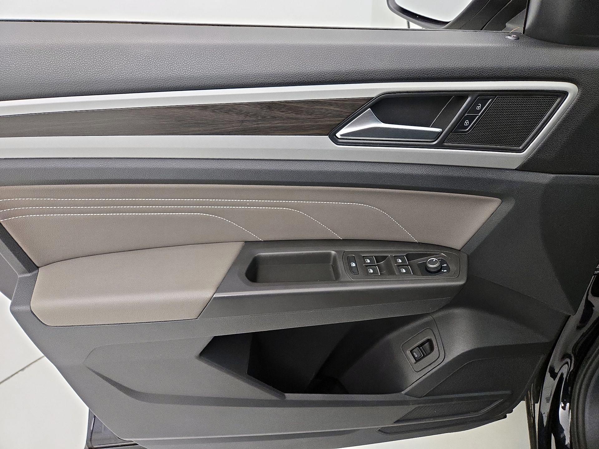 Thumbnail: 2023 Volkswagen Atlas - 12