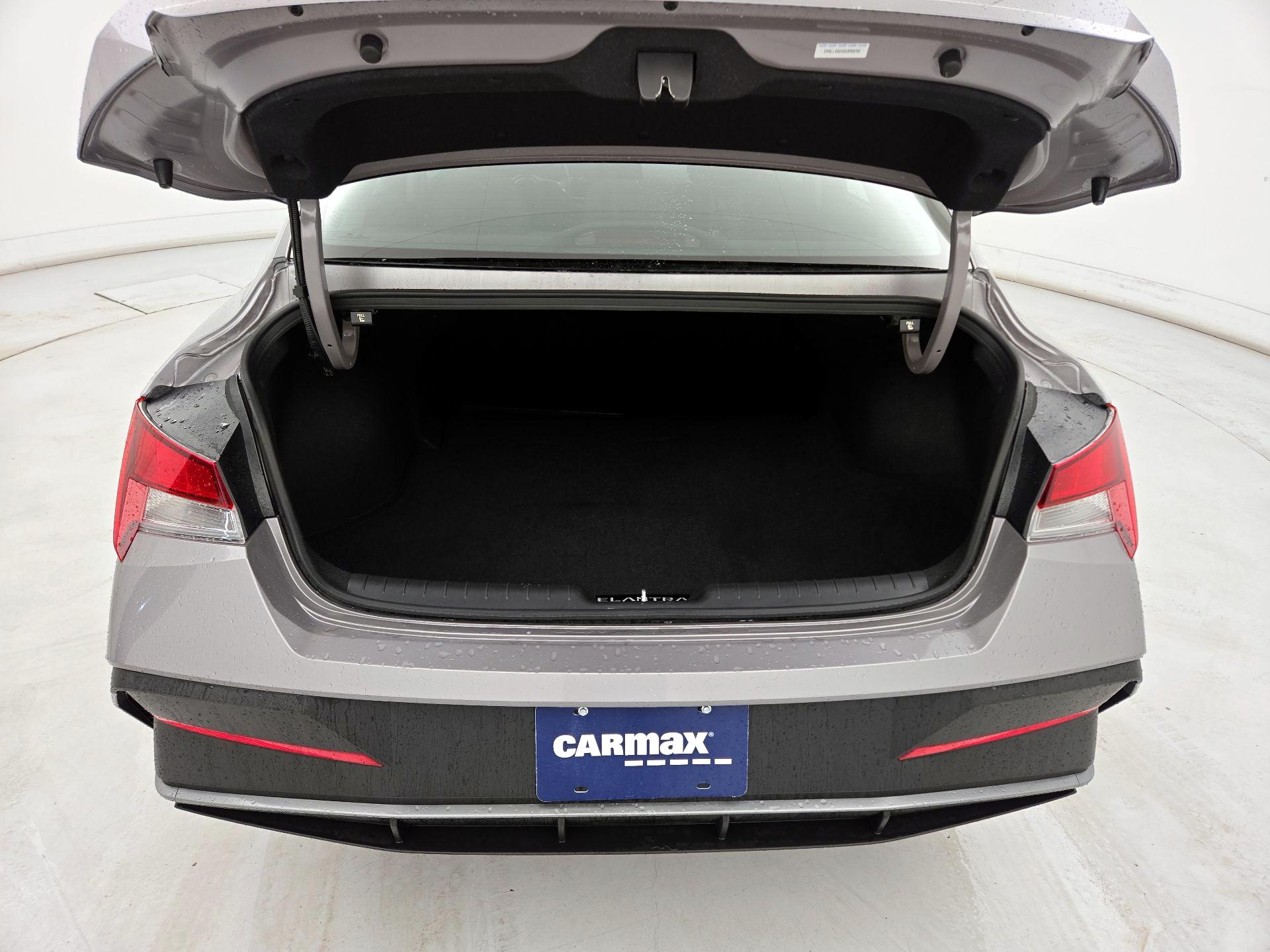 Thumbnail: 2025 Hyundai Elantra - 20