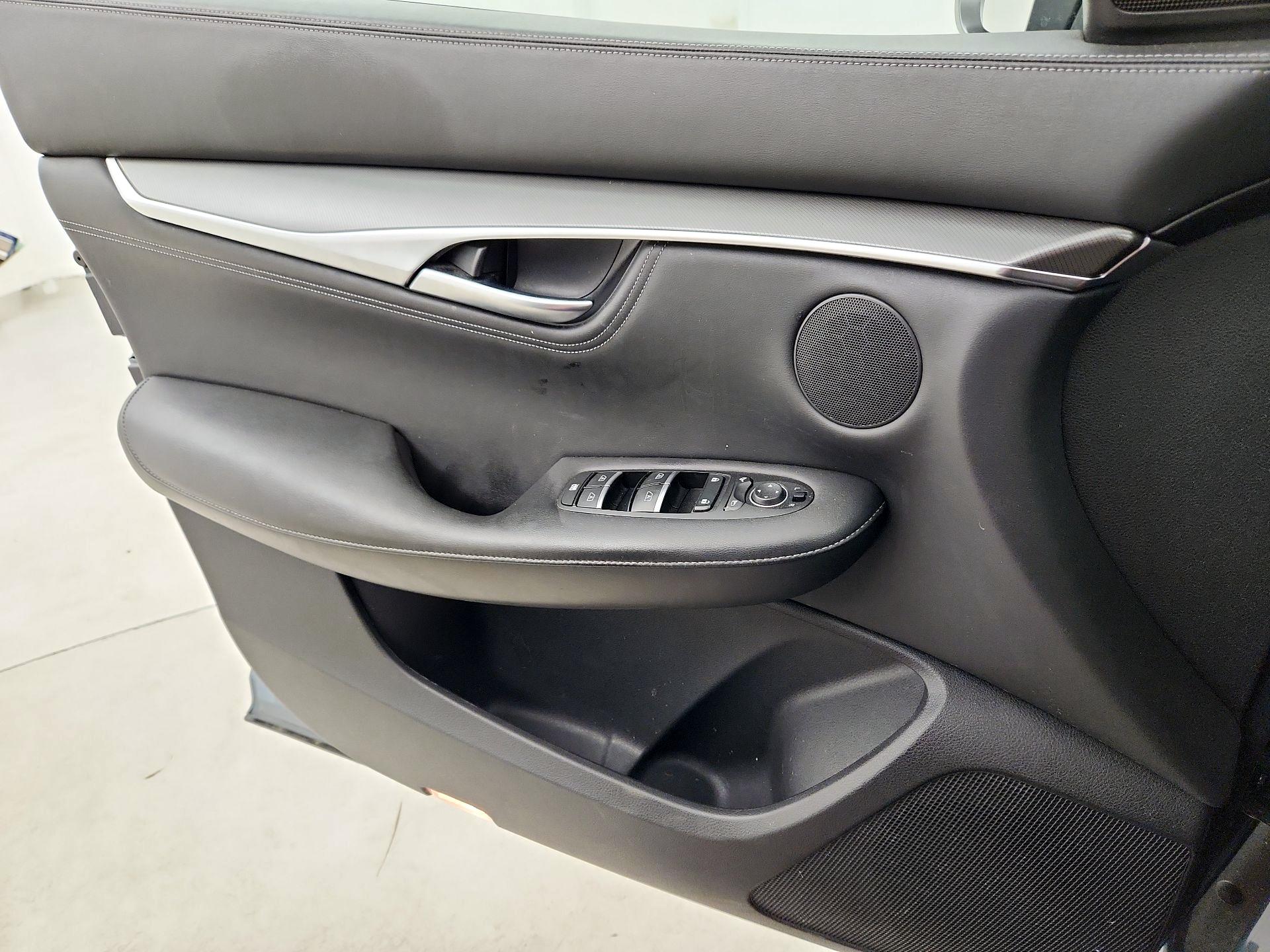 Thumbnail: 2023 INFINITI QX55 - 10