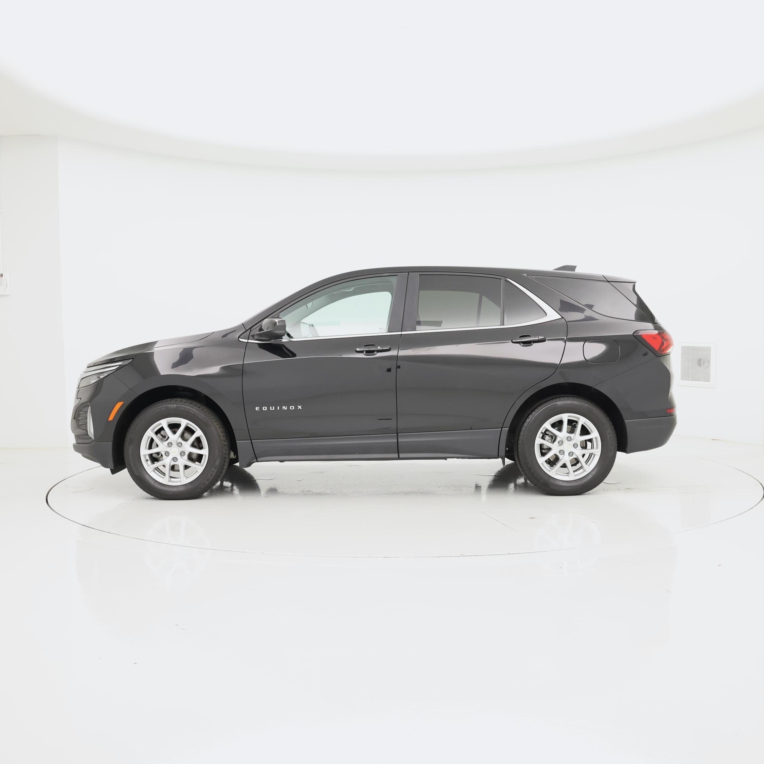 Thumbnail: 2023 Chevrolet Equinox - 3