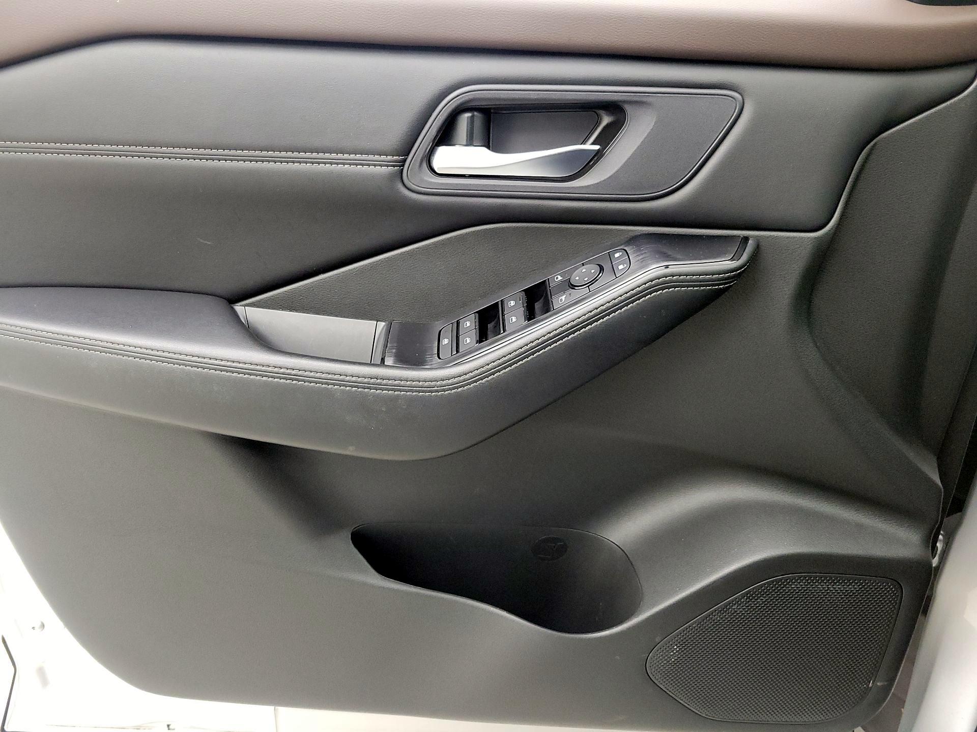 Thumbnail: 2023 Nissan Rogue - 12