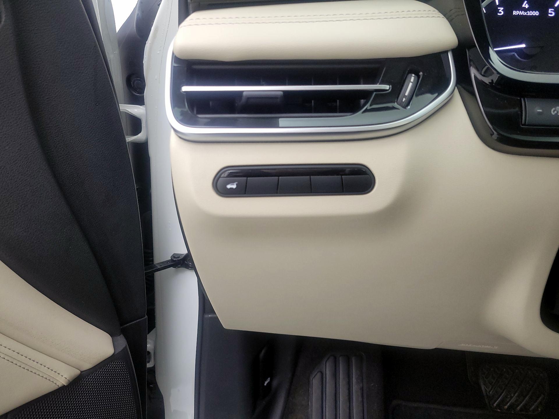 Thumbnail: 2023 INFINITI QX60 - 13