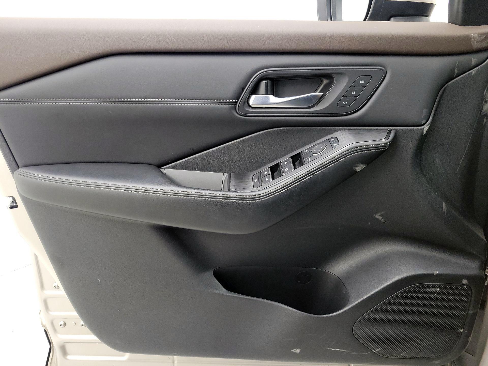 Thumbnail: 2023 Nissan Rogue - 12