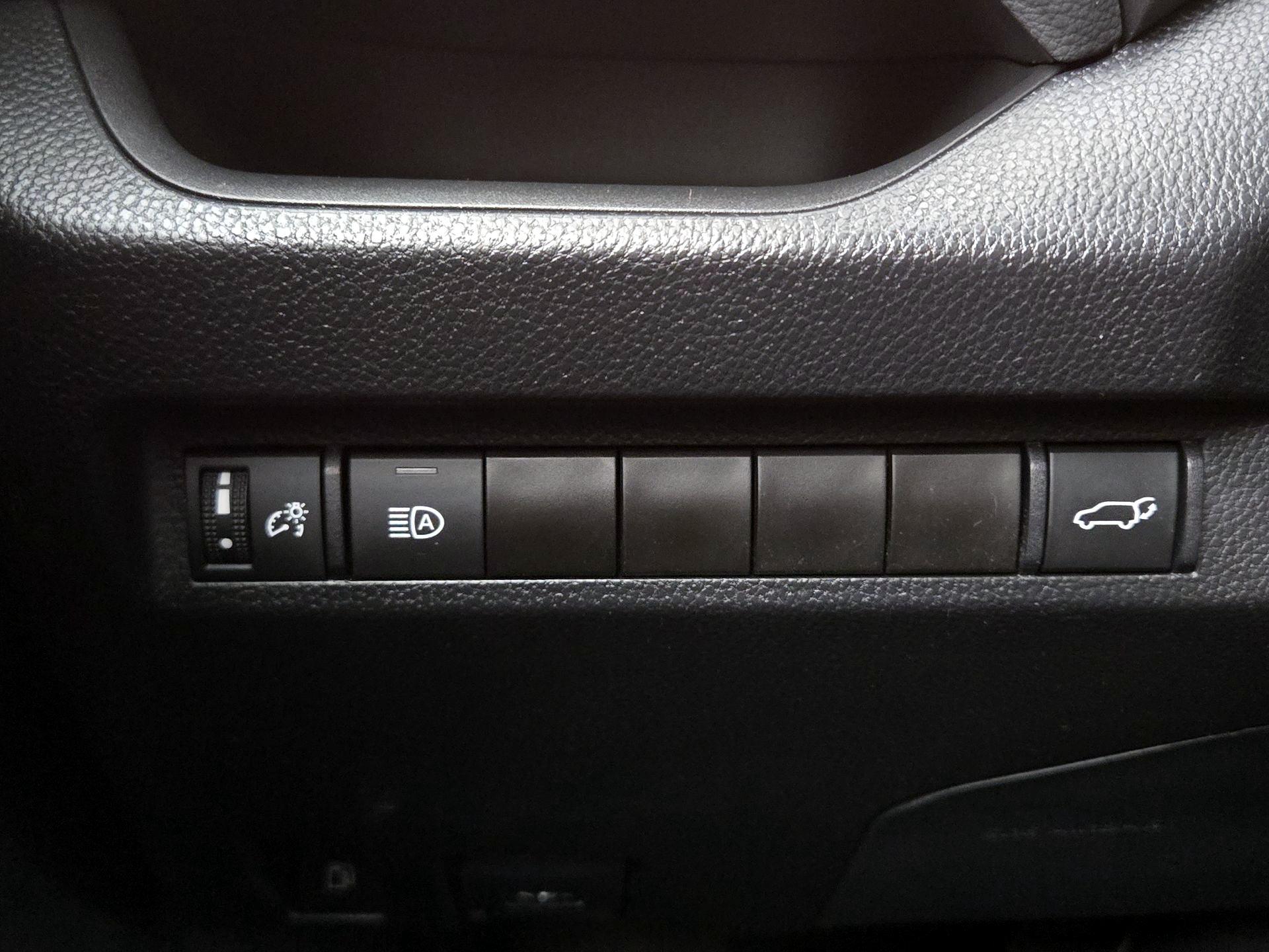 Thumbnail: 2023 Toyota RAV4 - 13