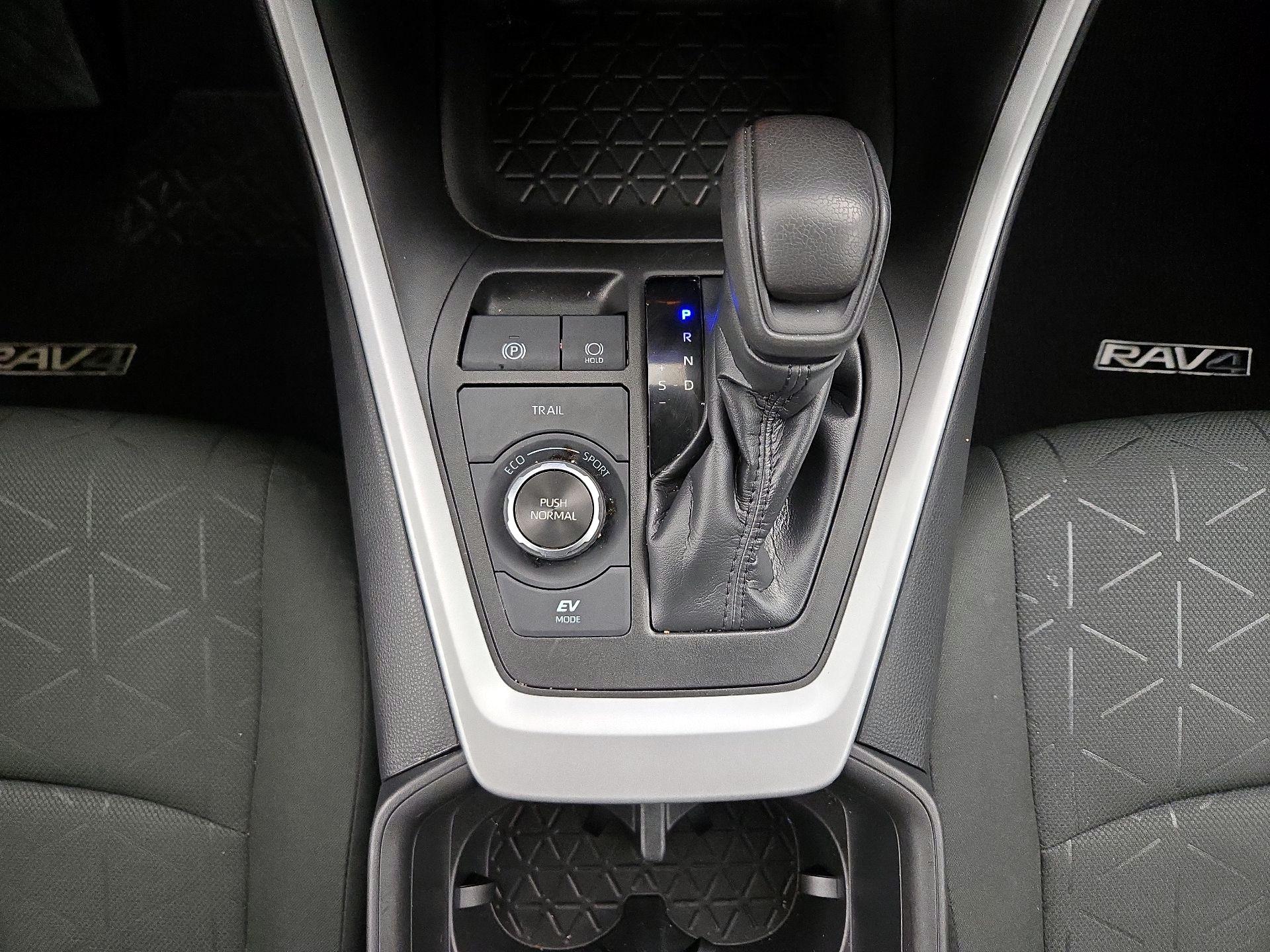 Thumbnail: 2023 Toyota RAV4 - 17