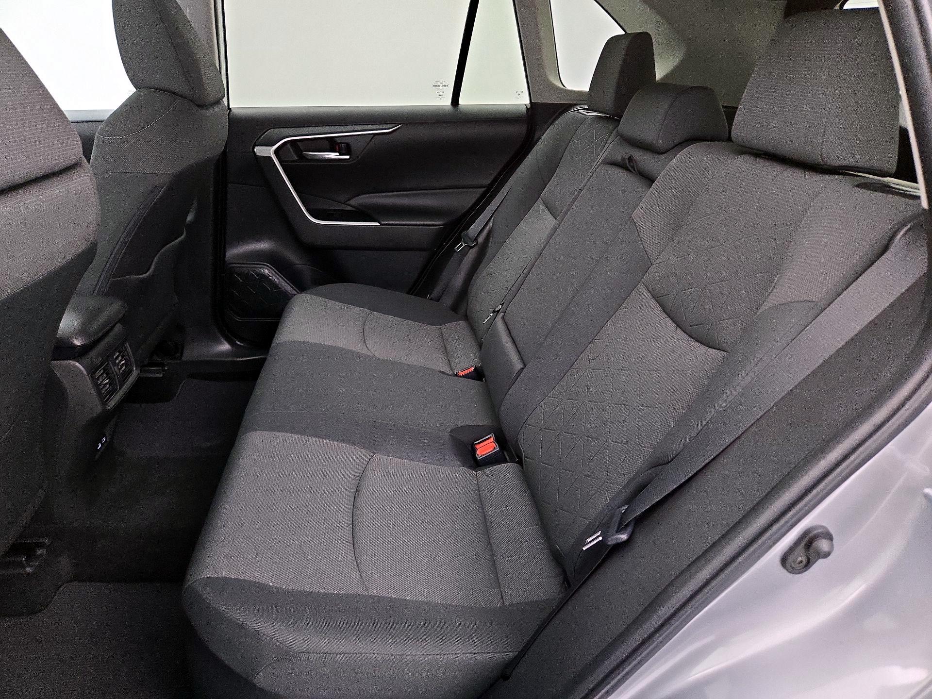 Thumbnail: 2023 Toyota RAV4 - 20