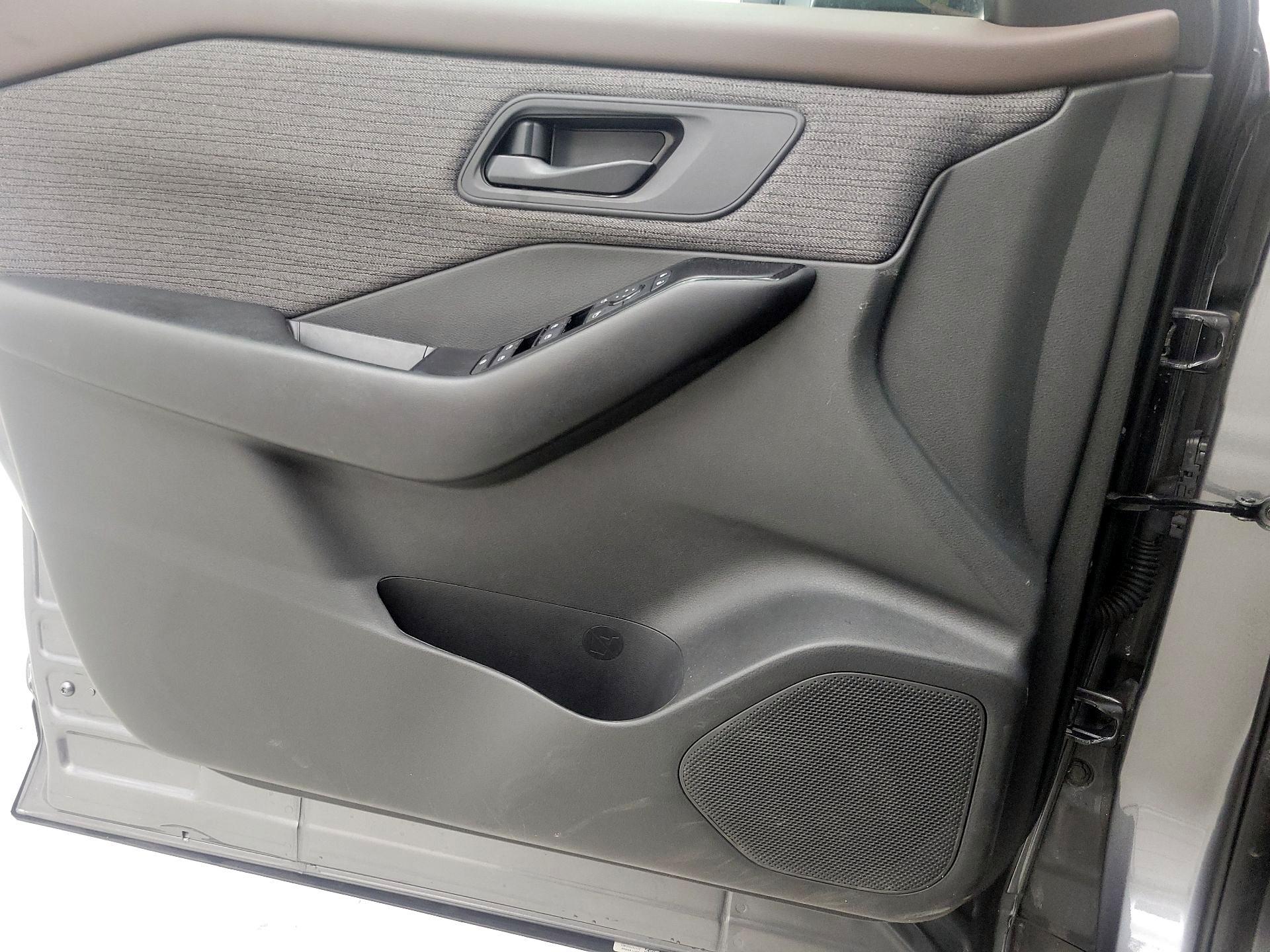 Thumbnail: 2023 Nissan Rogue - 12