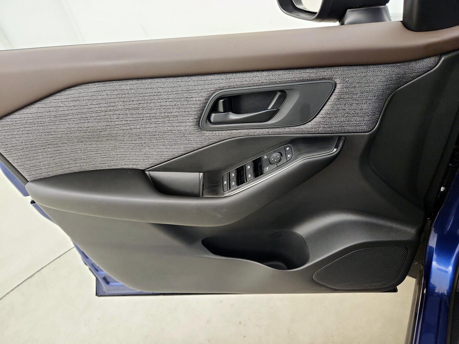 Thumbnail: 2023 Nissan Rogue - 12