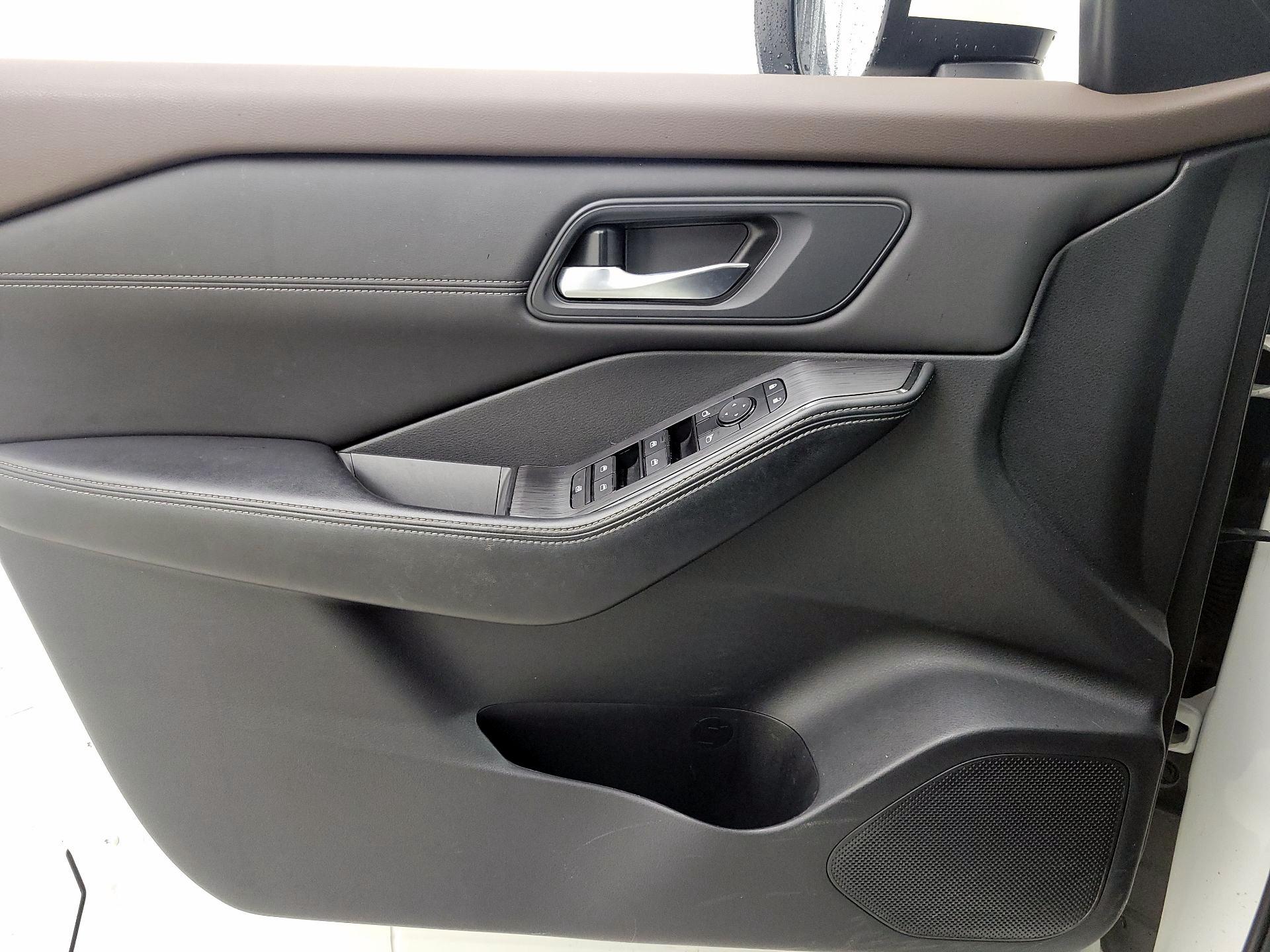 Thumbnail: 2023 Nissan Rogue - 12