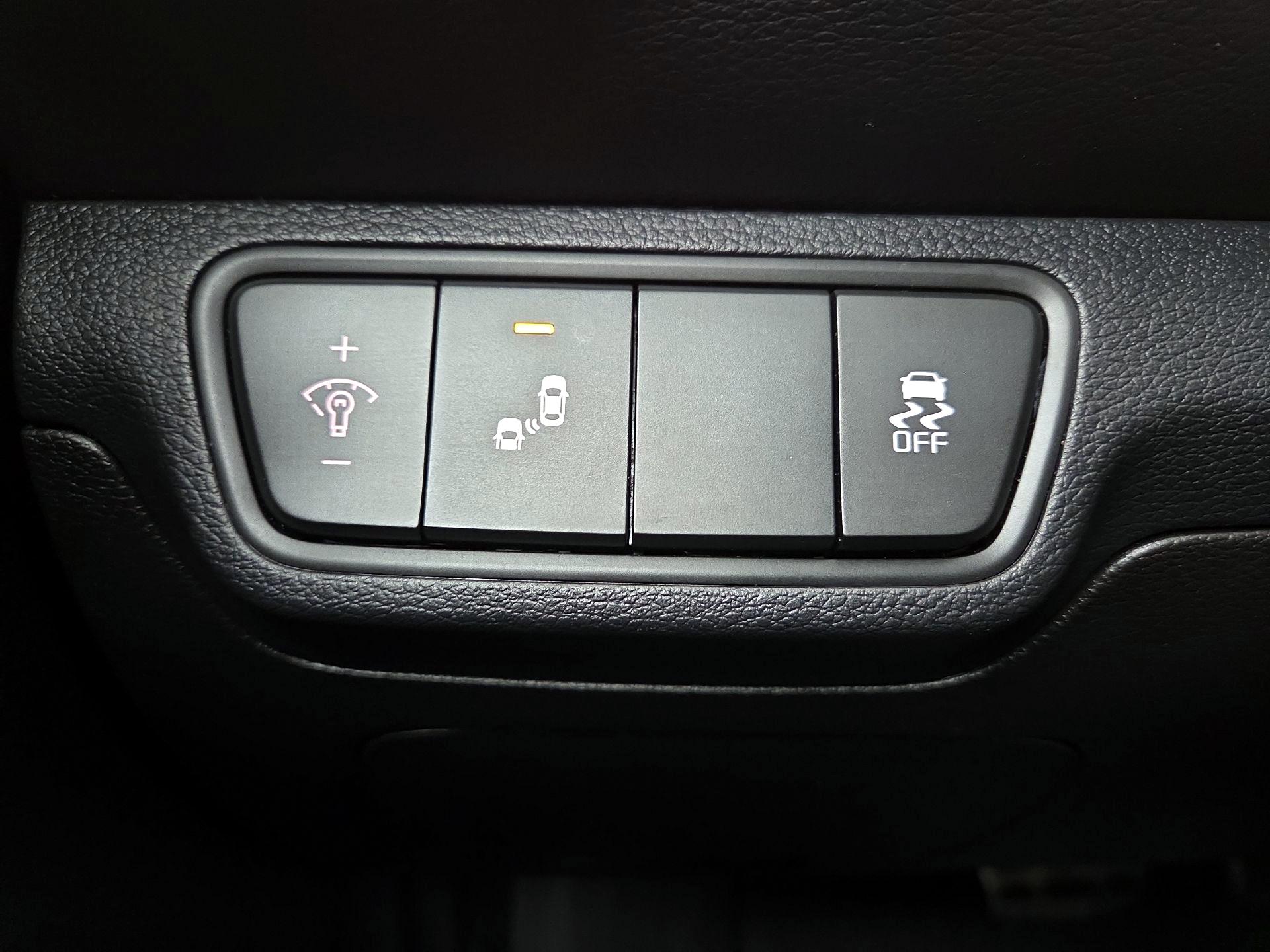 Thumbnail: 2023 Kia Forte - 13