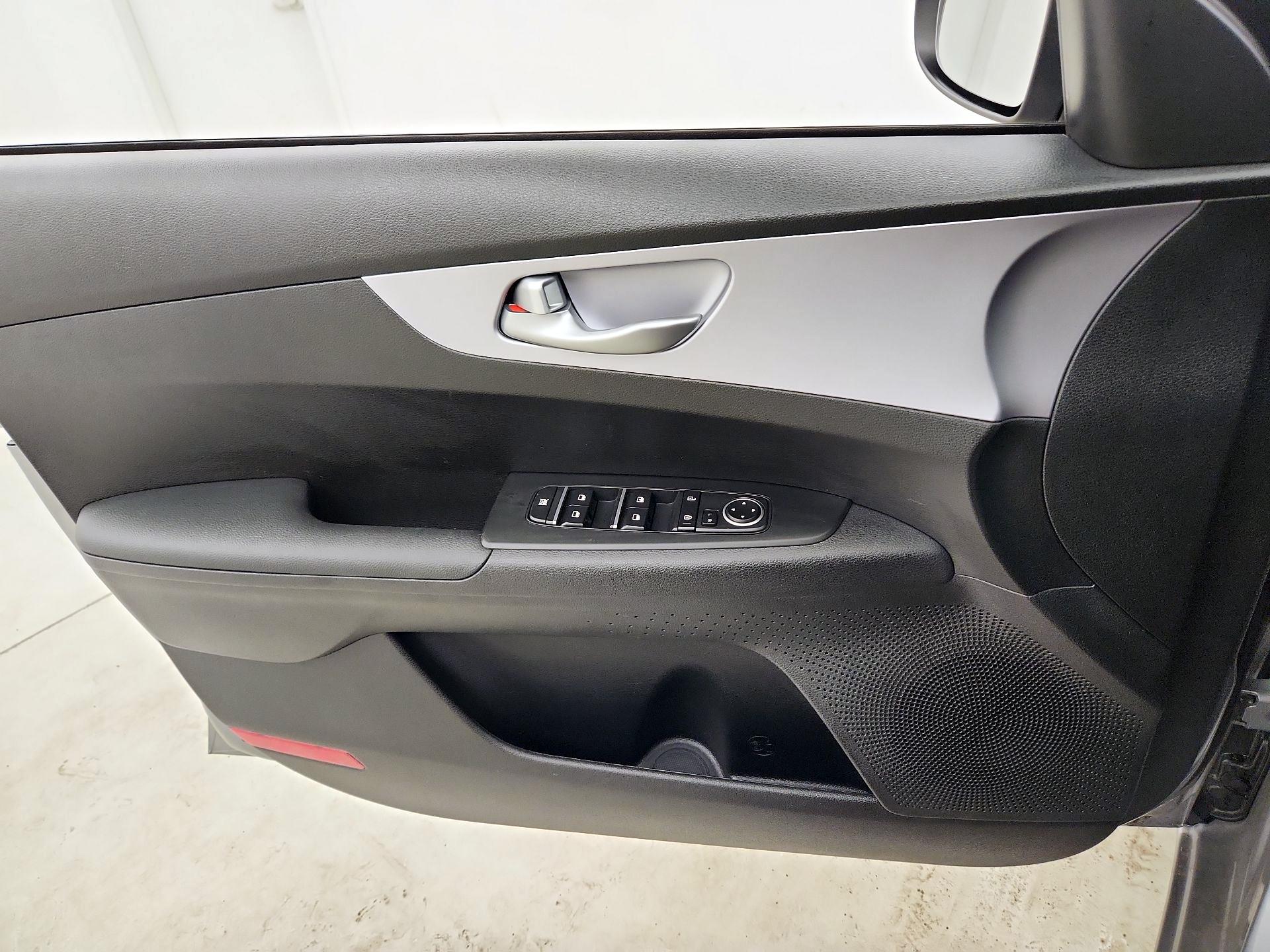 Thumbnail: 2024 Kia Forte - 12