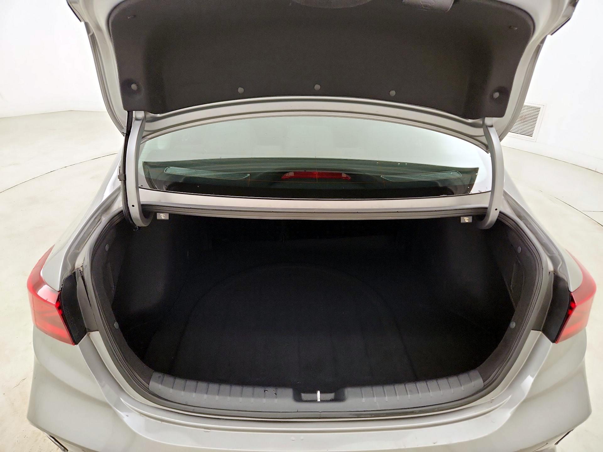 Thumbnail: 2024 Kia Forte - 20