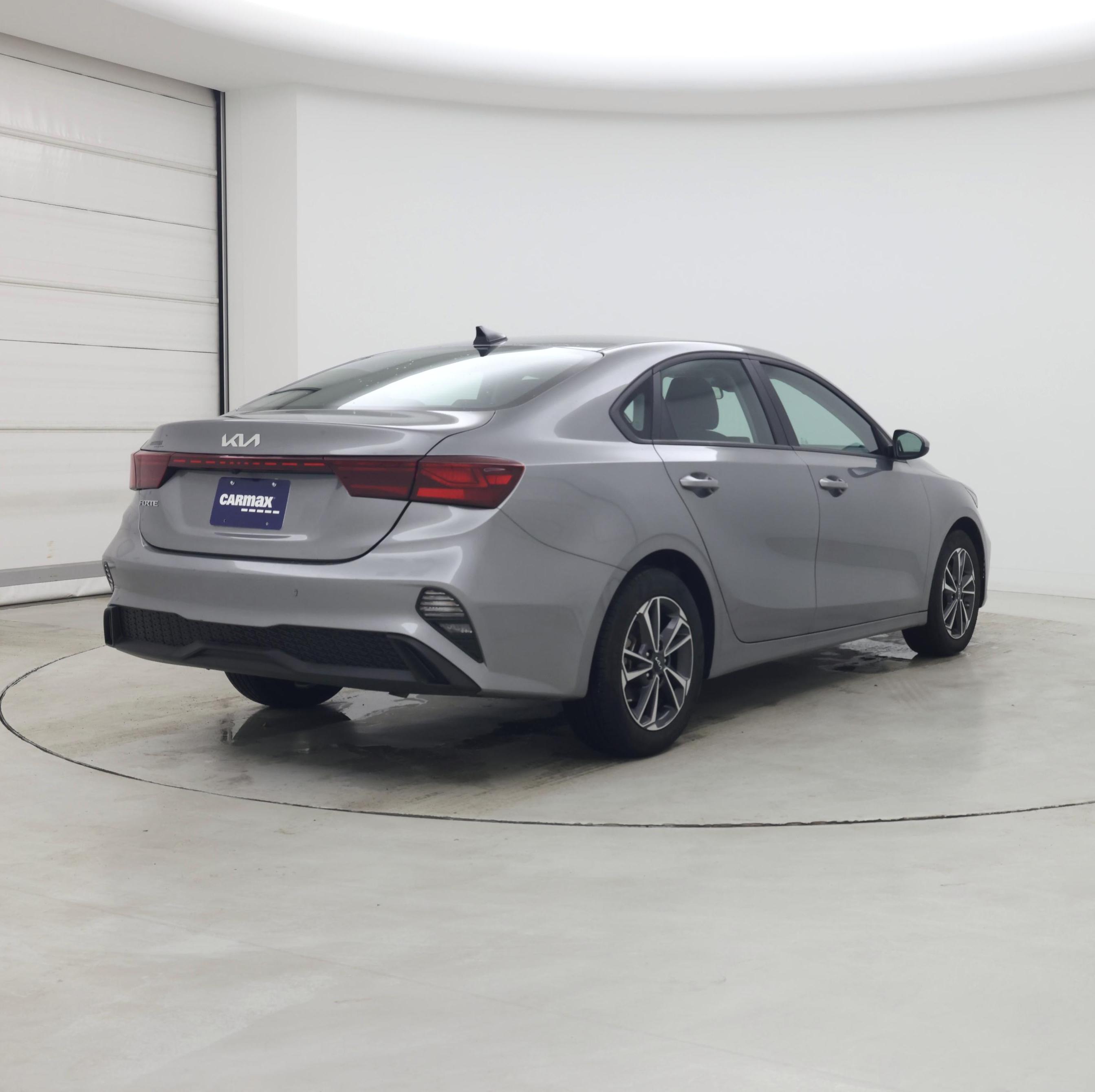 Thumbnail: 2024 Kia Forte - 8