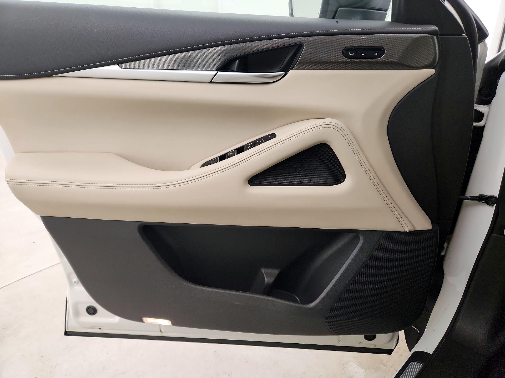 Thumbnail: 2023 INFINITI QX60 - 10