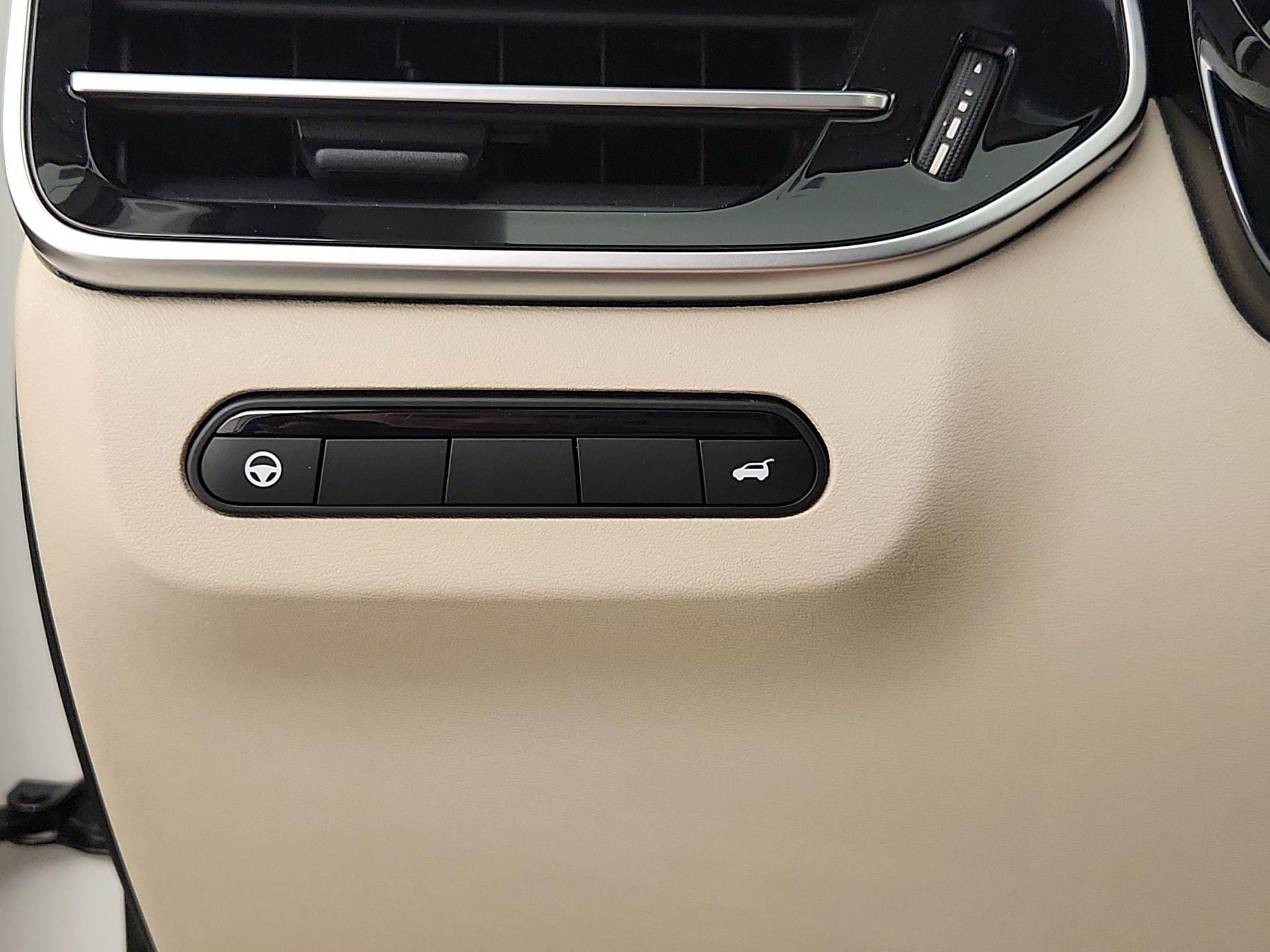 Thumbnail: 2023 INFINITI QX60 - 11