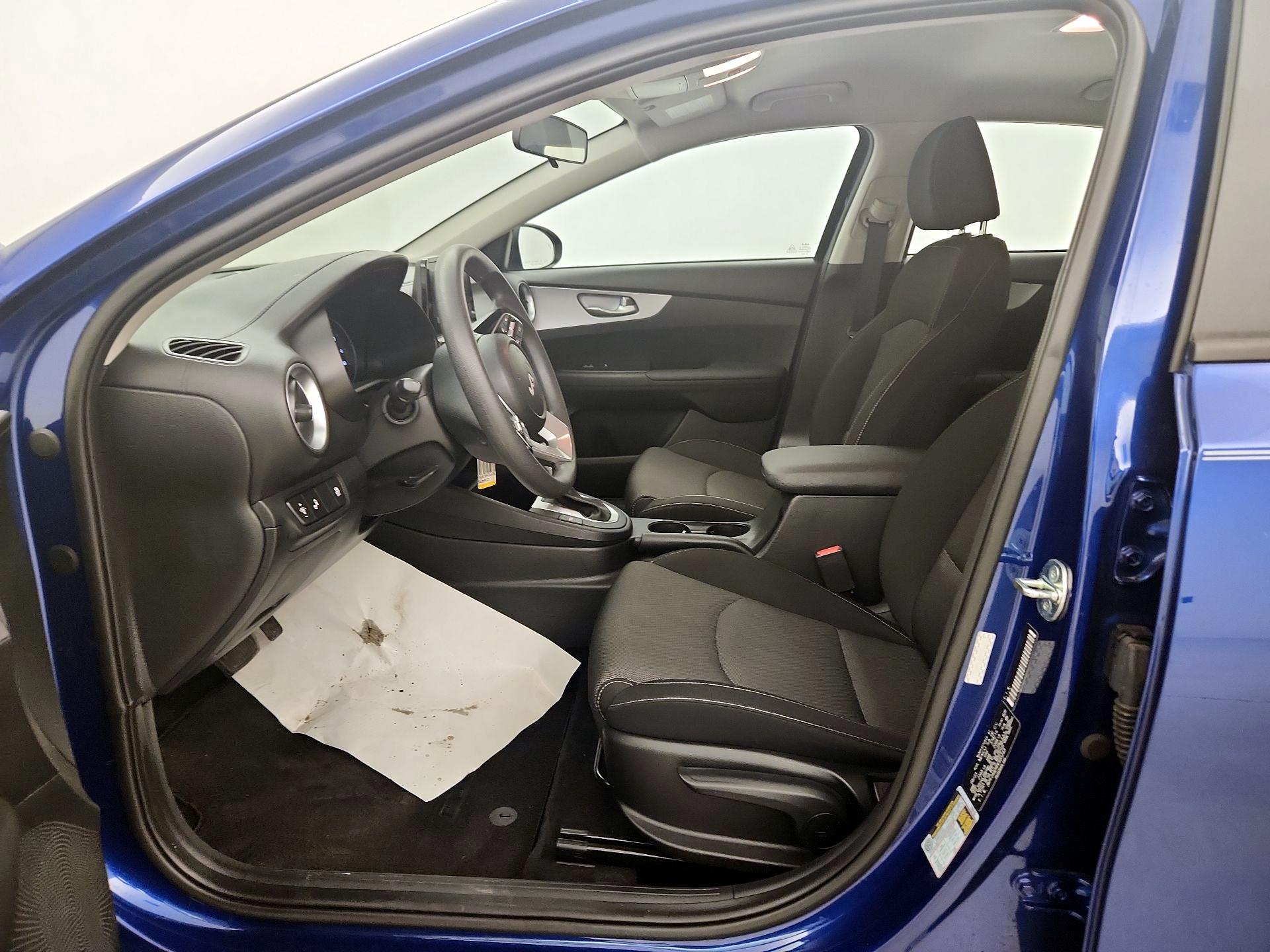 Thumbnail: 2023 Kia Forte - 9