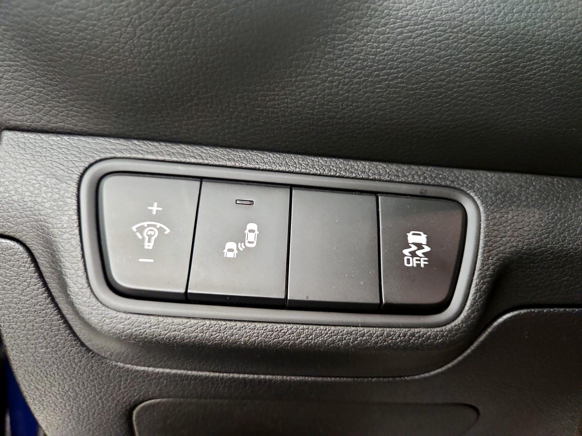 Thumbnail: 2023 Kia Forte - 11