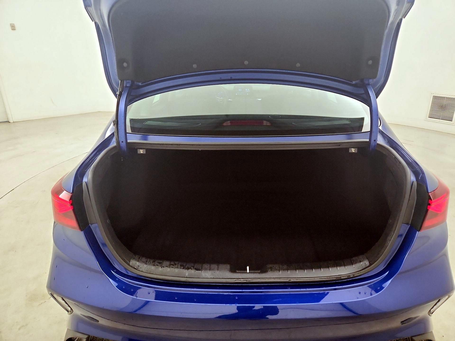 Thumbnail: 2023 Kia Forte - 18