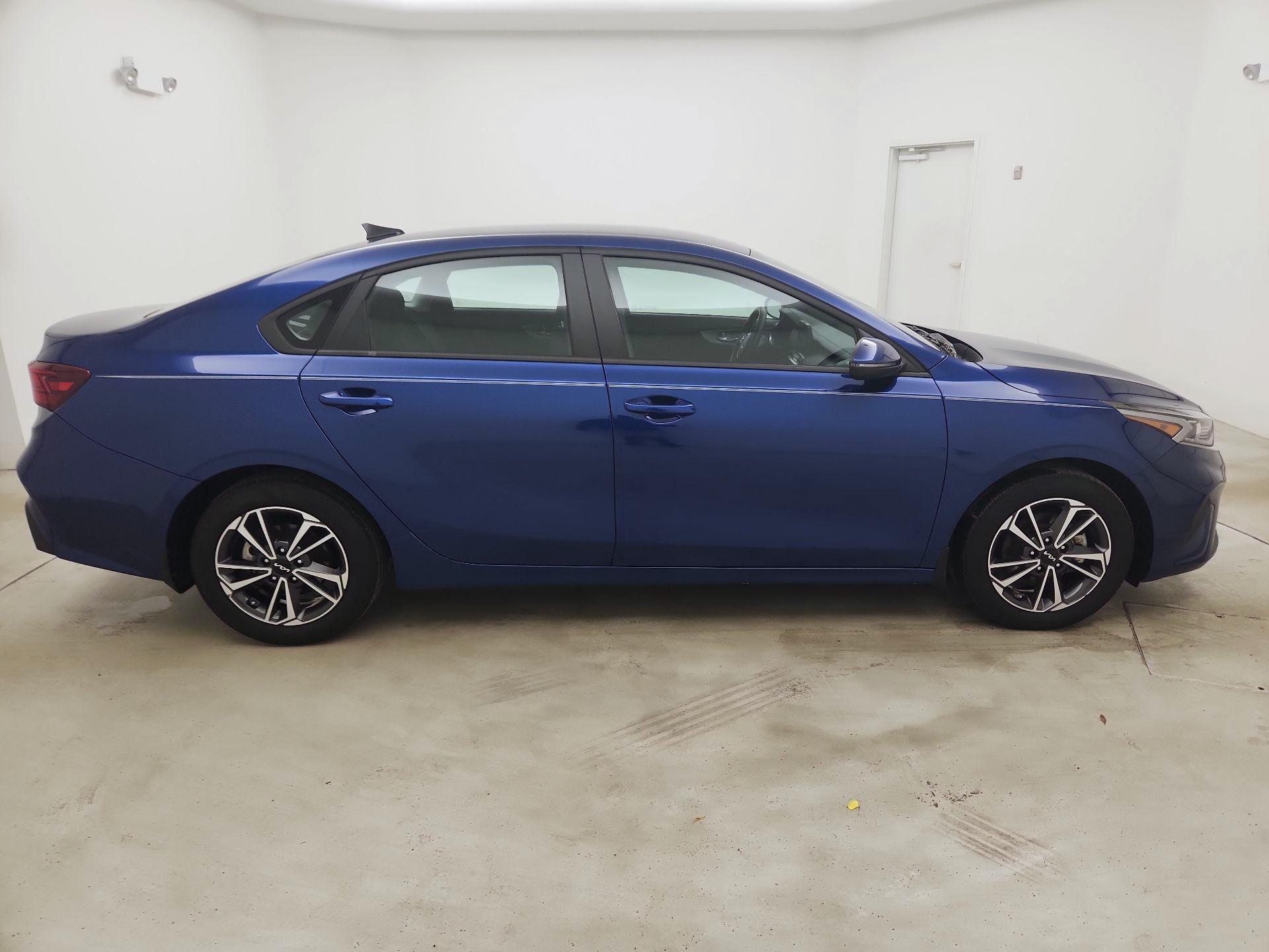 Thumbnail: 2023 Kia Forte - 4