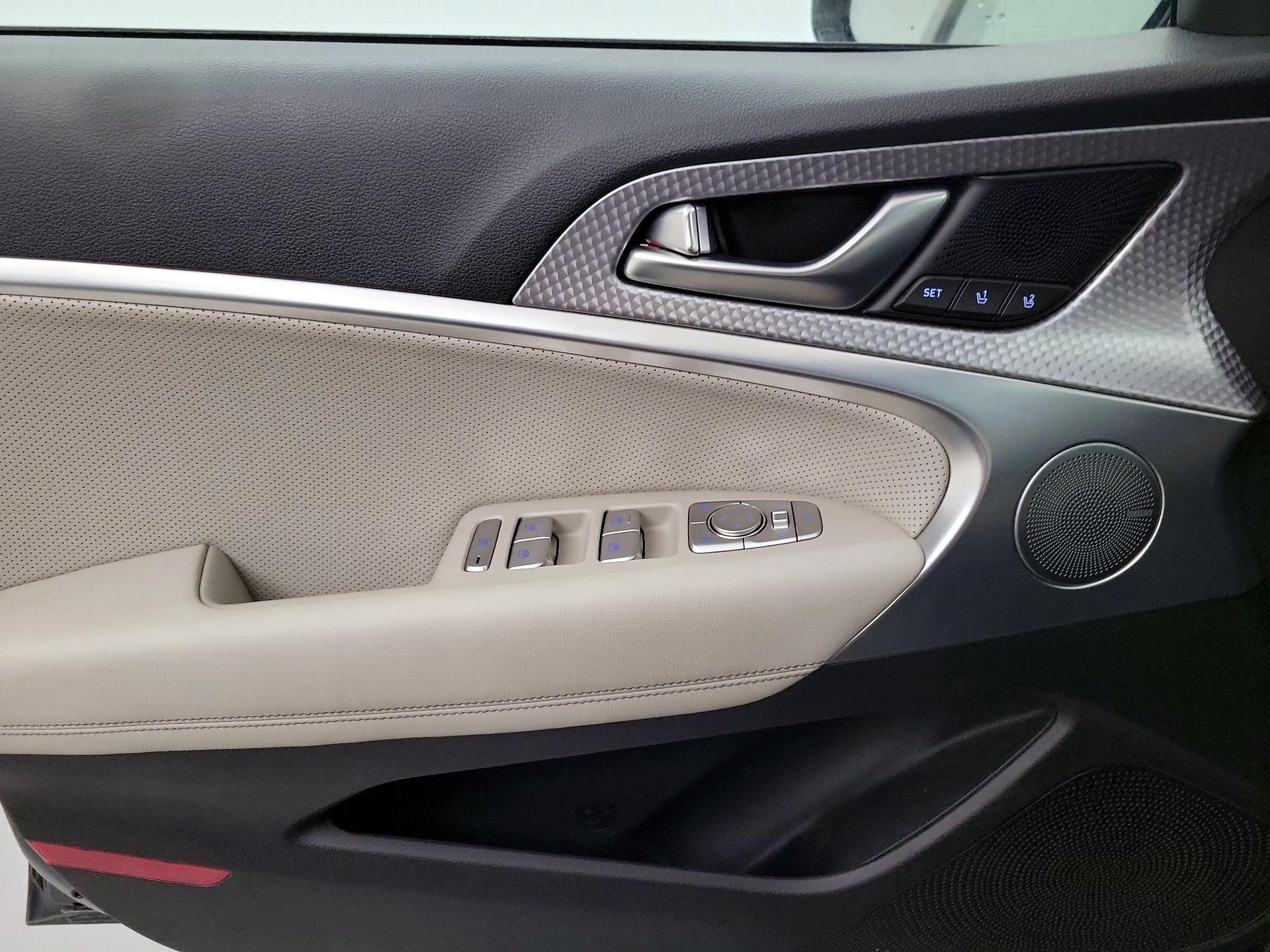 Thumbnail: 2023 Genesis G70 - 10