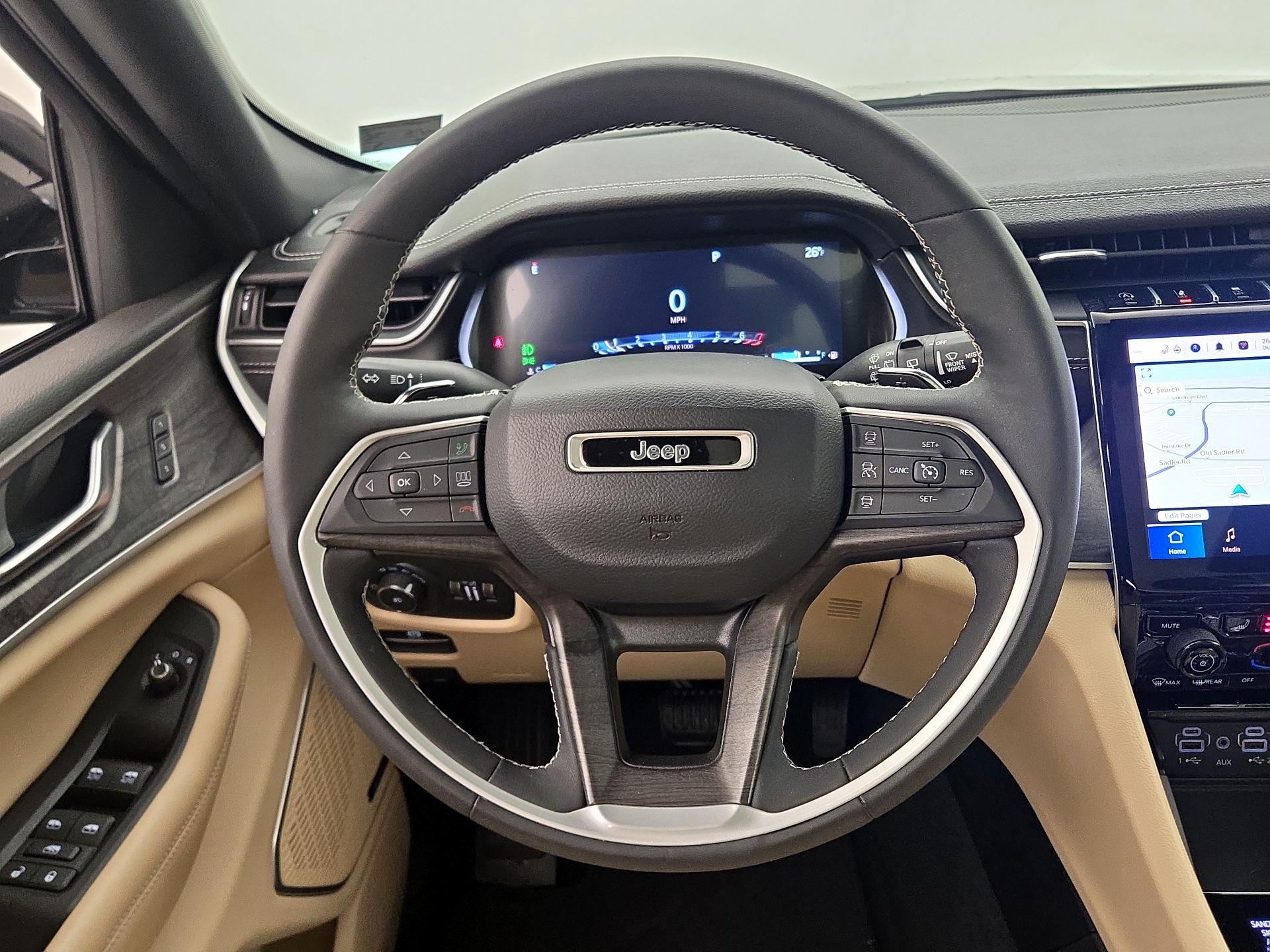 Thumbnail: 2023 Jeep Grand Cherokee - 10