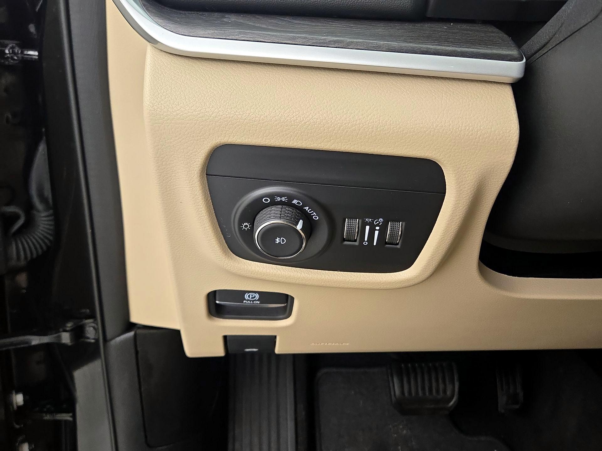 Thumbnail: 2023 Jeep Grand Cherokee - 13