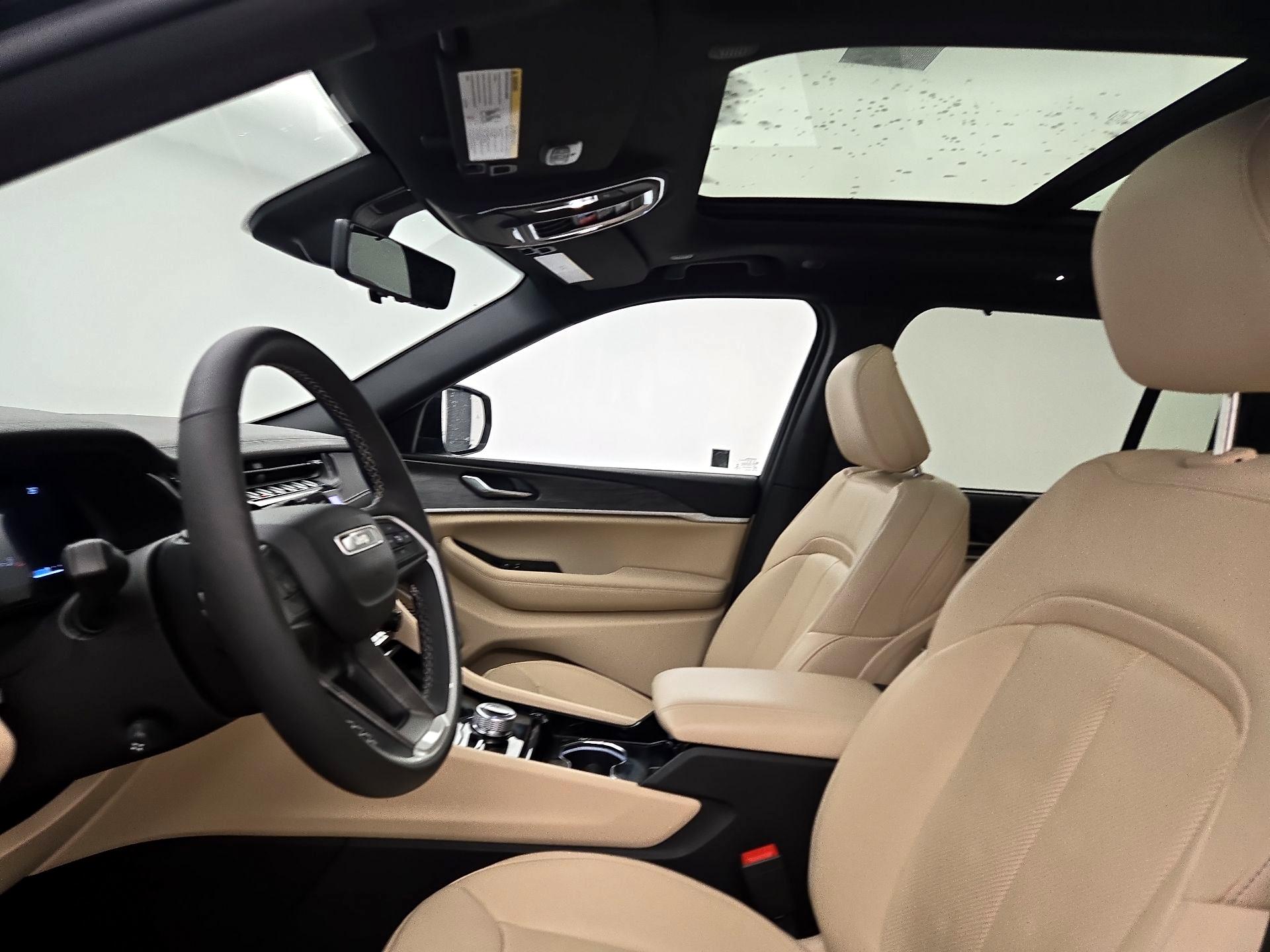 Thumbnail: 2023 Jeep Grand Cherokee - 20