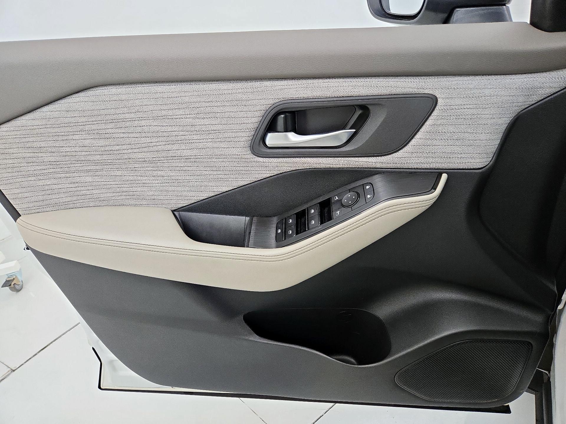 Thumbnail: 2023 Nissan Rogue - 12