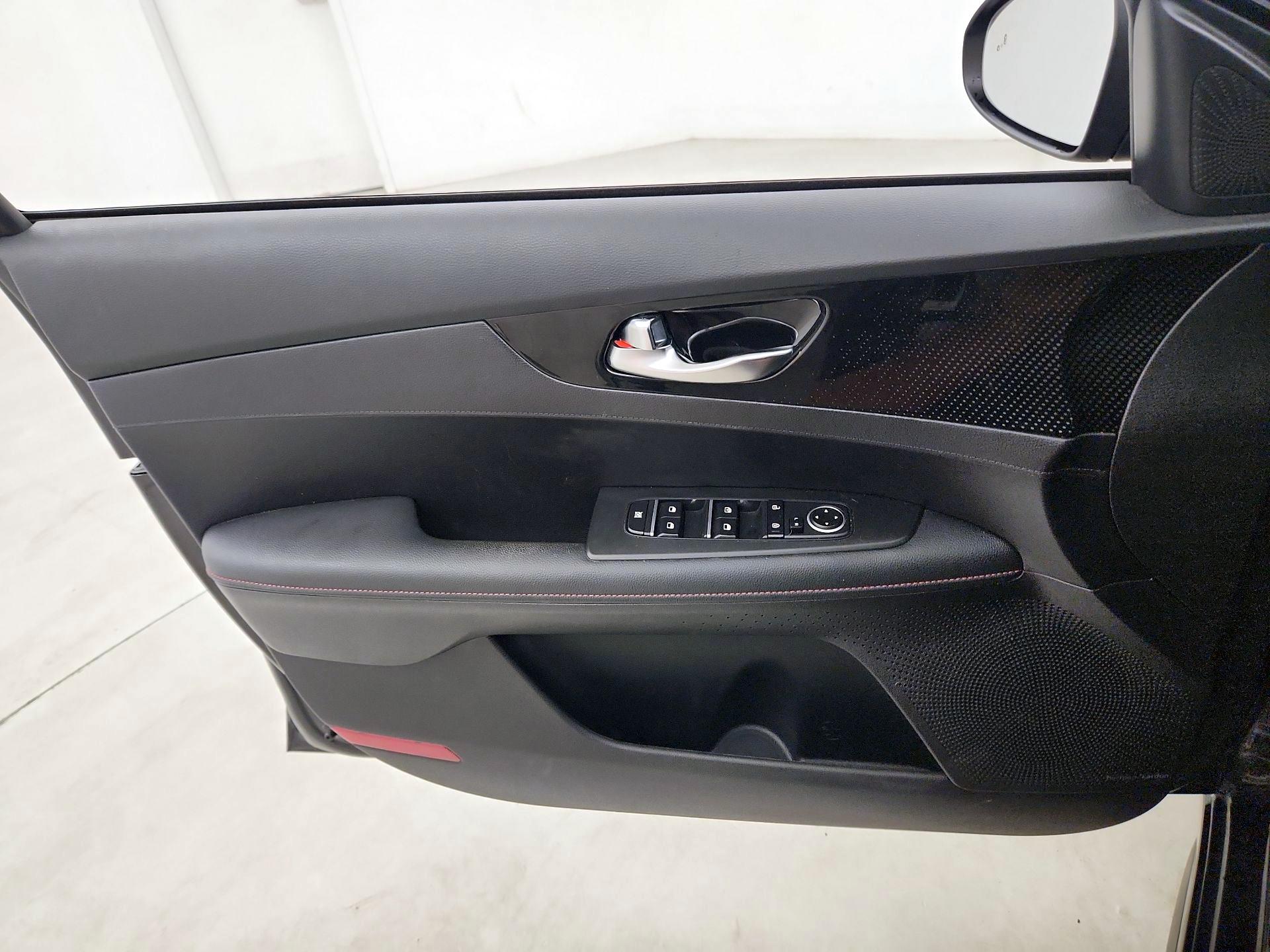 Thumbnail: 2024 Kia Forte - 12