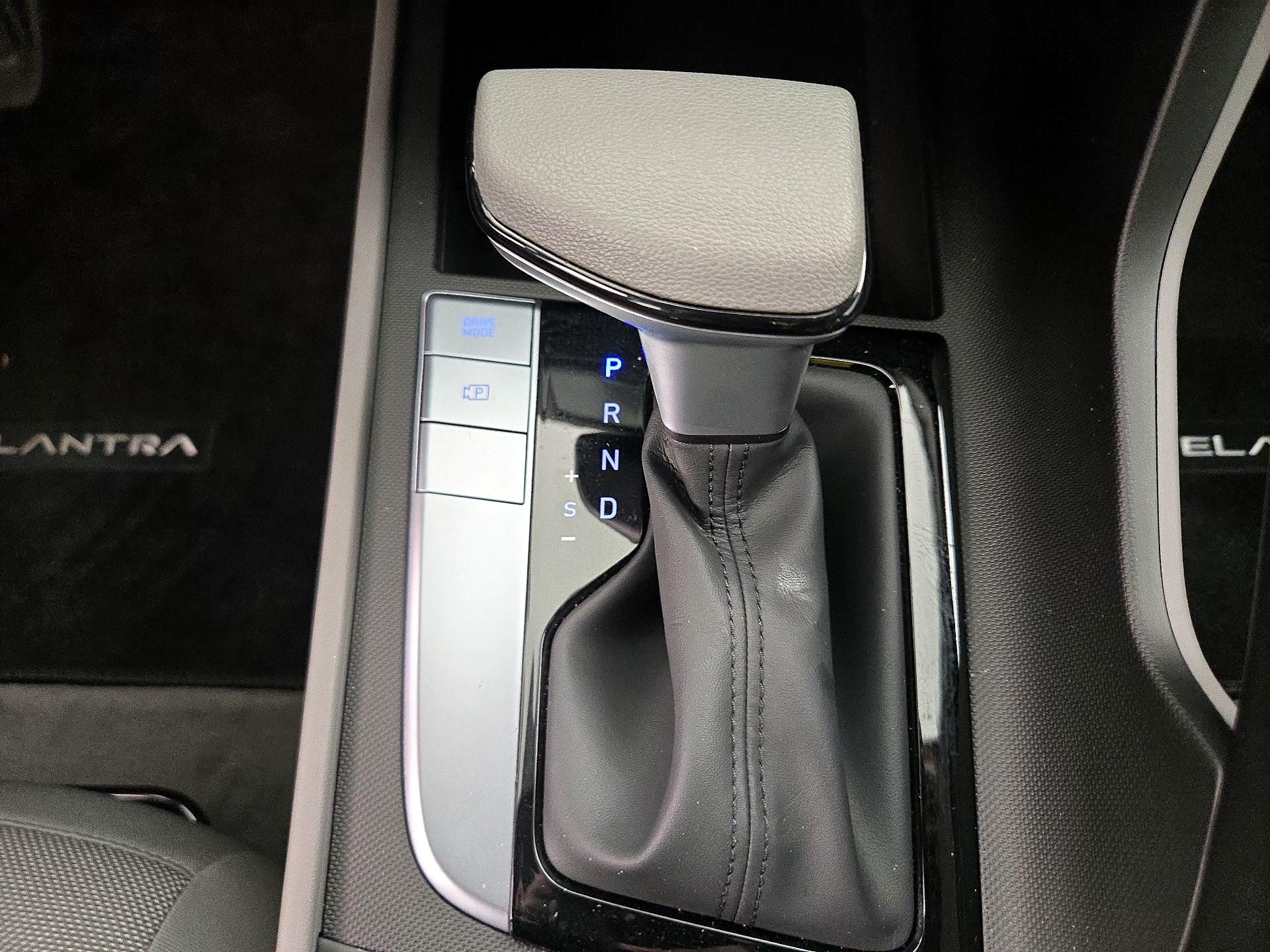 Thumbnail: 2024 Hyundai Elantra - 17