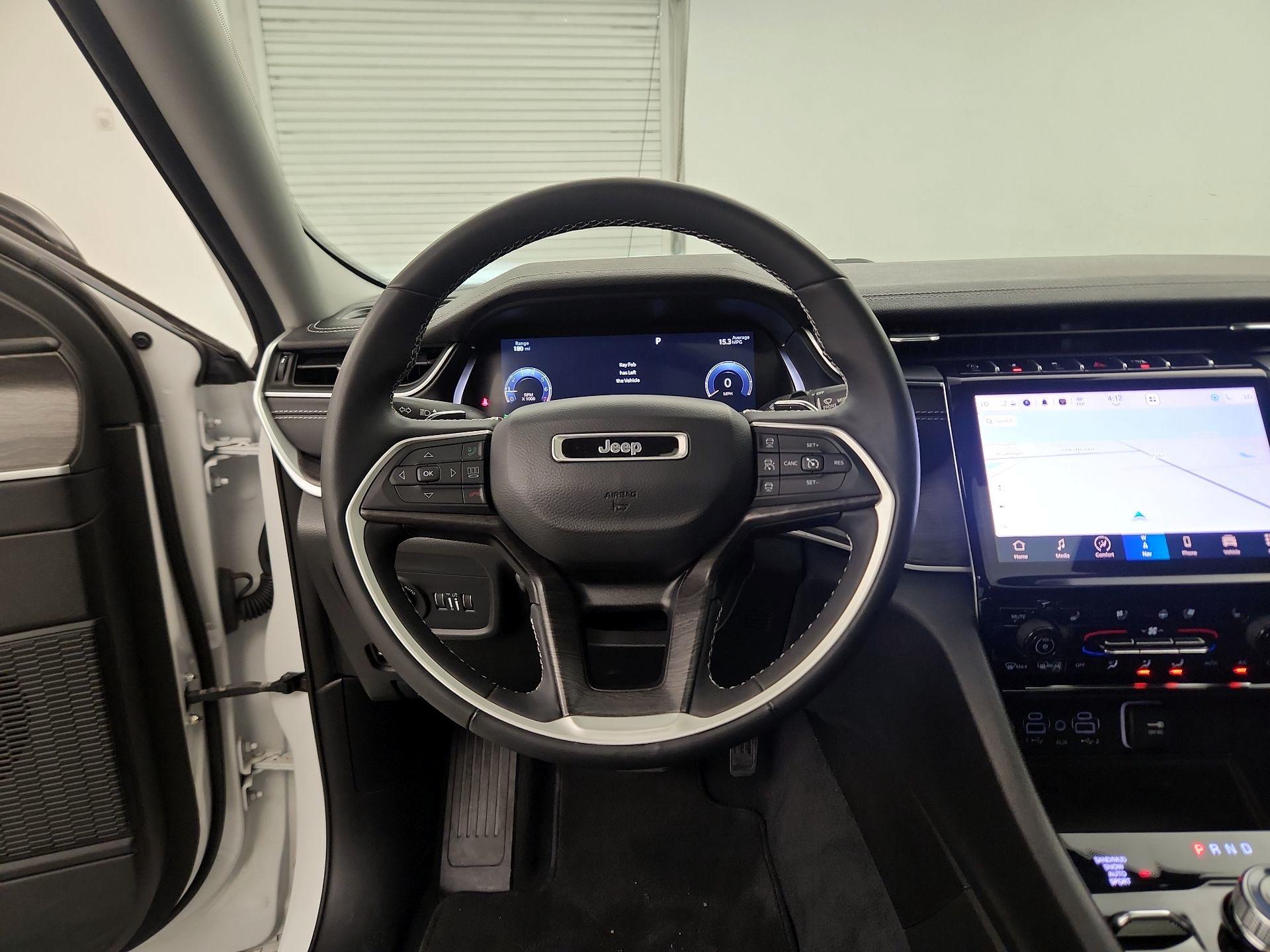 Thumbnail: 2023 Jeep Grand Cherokee - 10