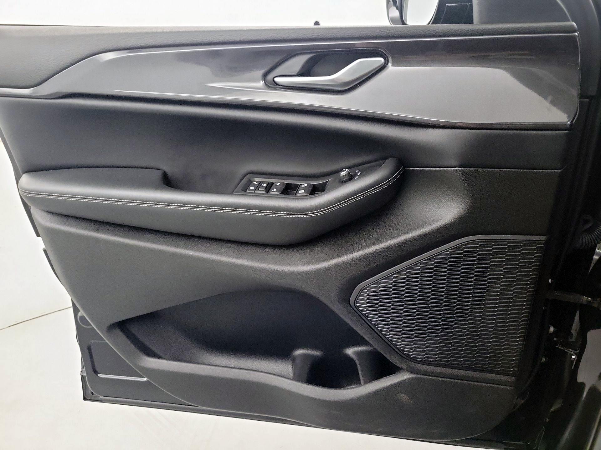 Thumbnail: 2023 Jeep Grand Cherokee L - 12