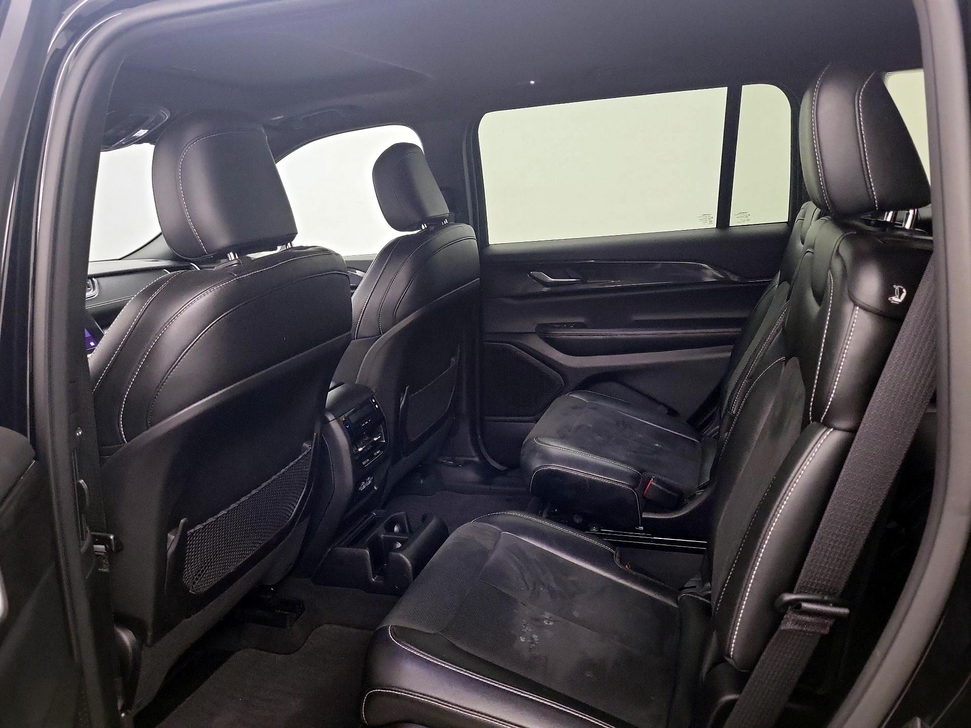 Thumbnail: 2023 Jeep Grand Cherokee L - 20