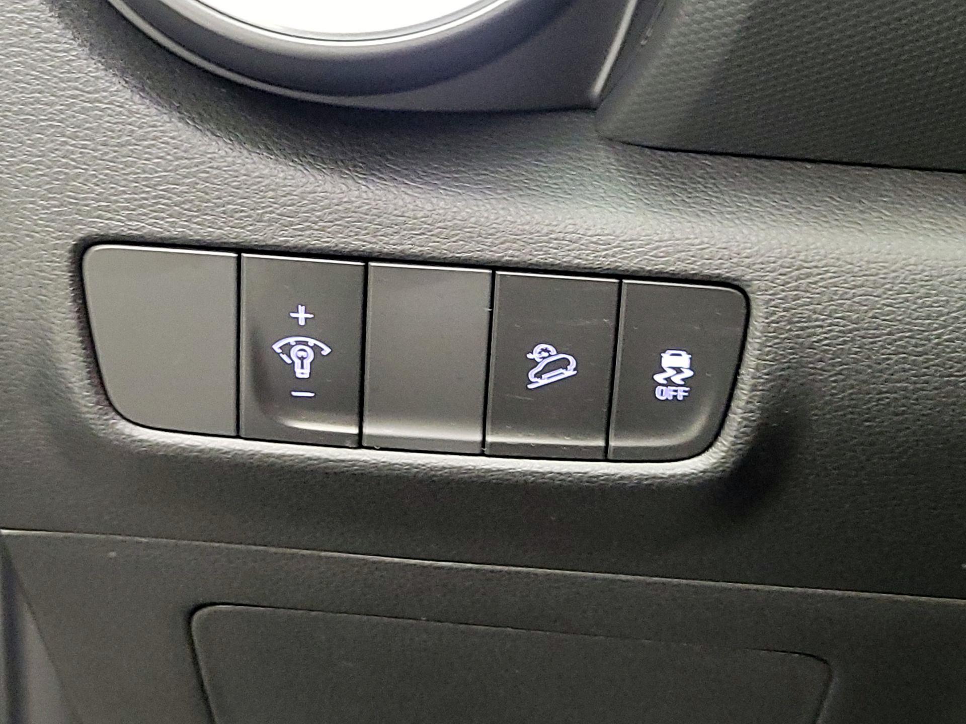 Thumbnail: 2023 Hyundai Kona - 11