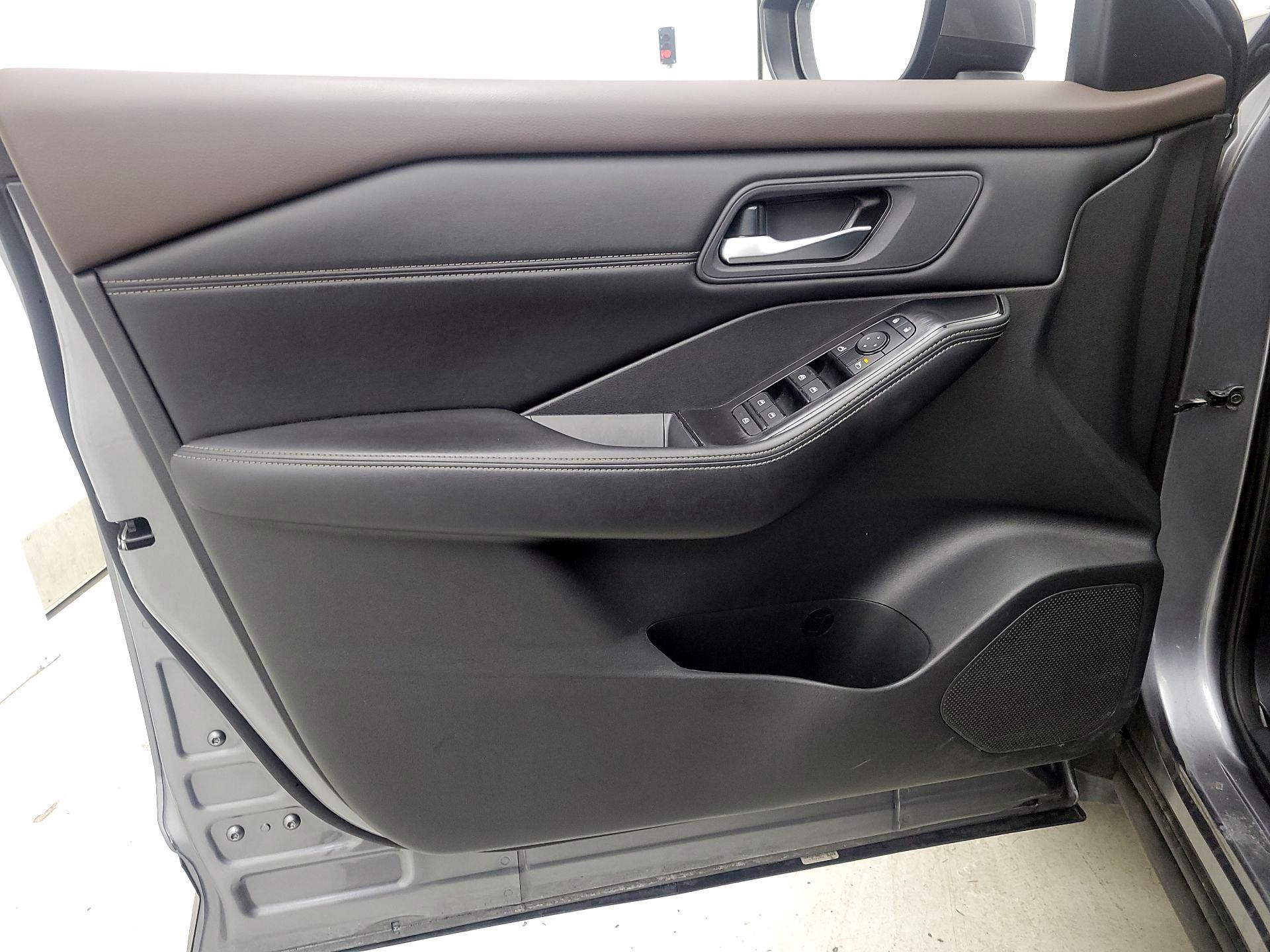 Thumbnail: 2023 Nissan Rogue - 12