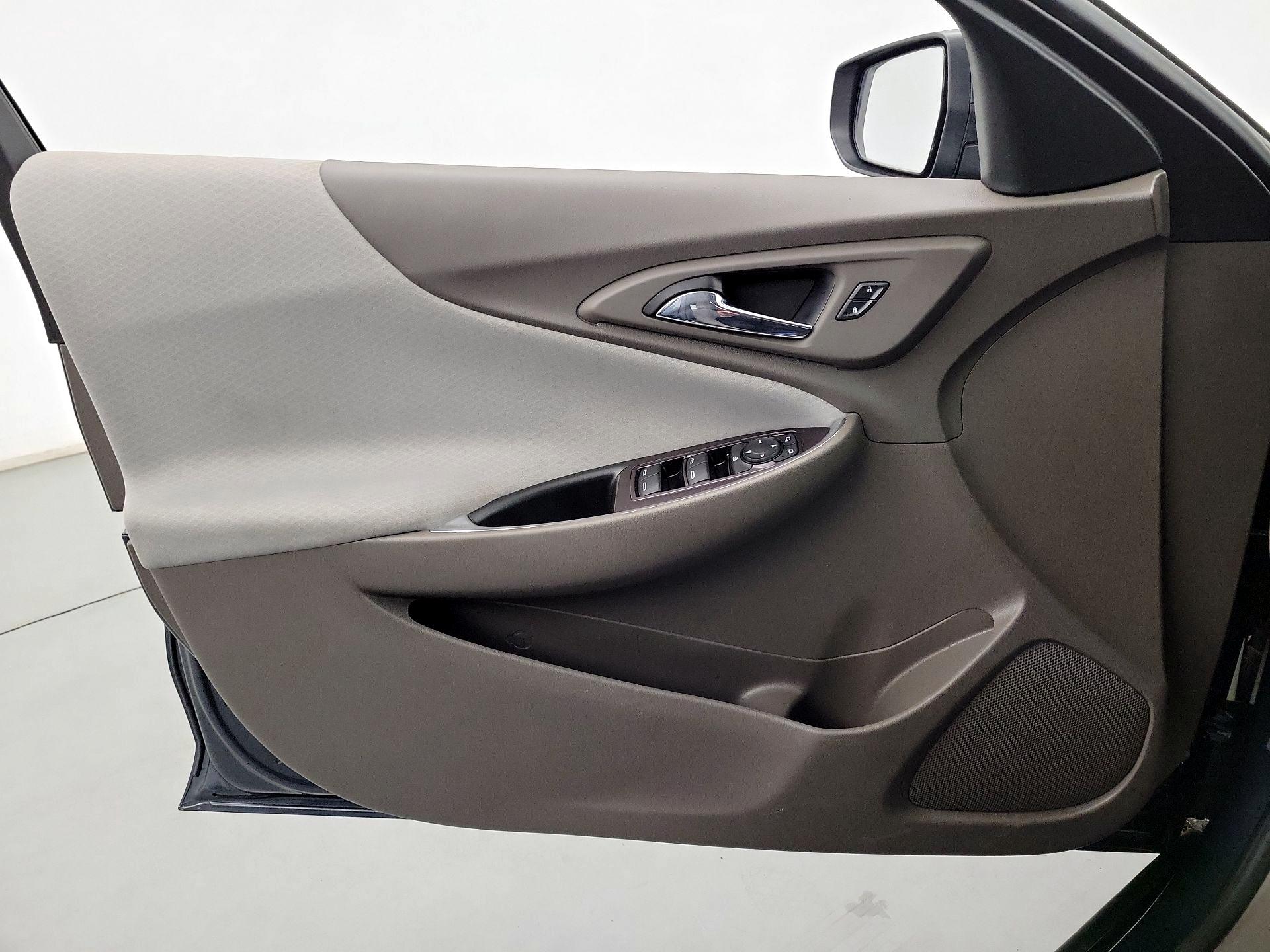 Thumbnail: 2020 Chevrolet Malibu - 12