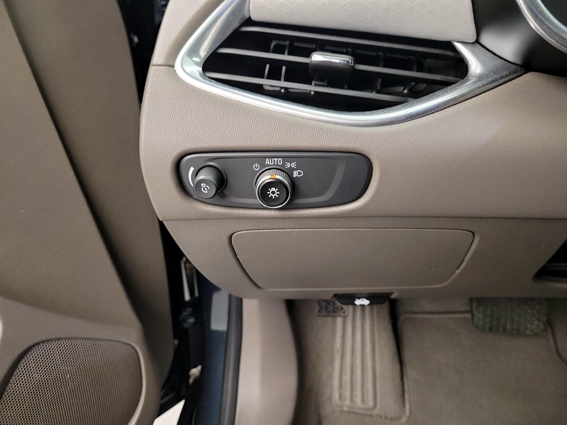 Thumbnail: 2020 Chevrolet Malibu - 13