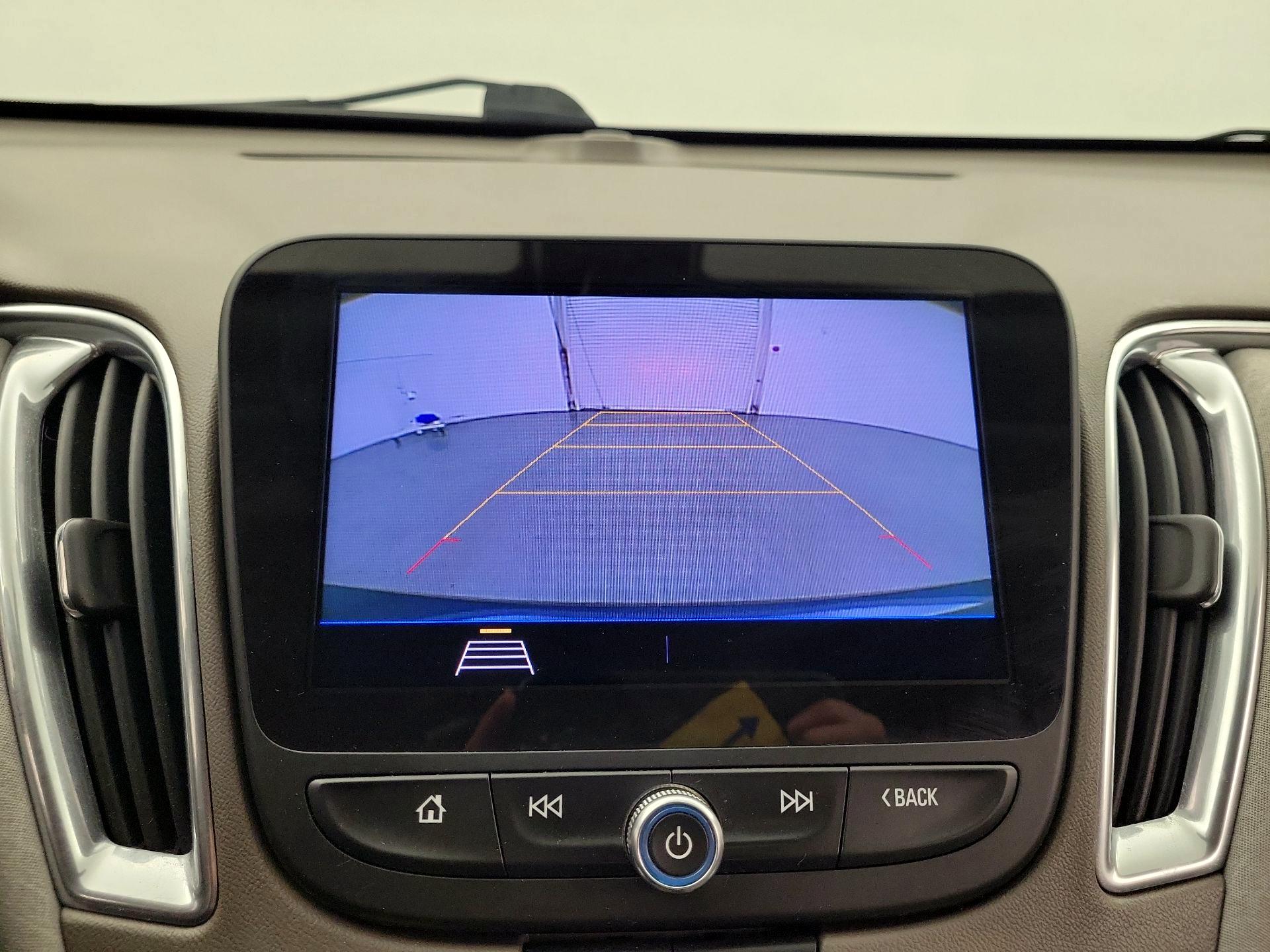 Thumbnail: 2020 Chevrolet Malibu - 14