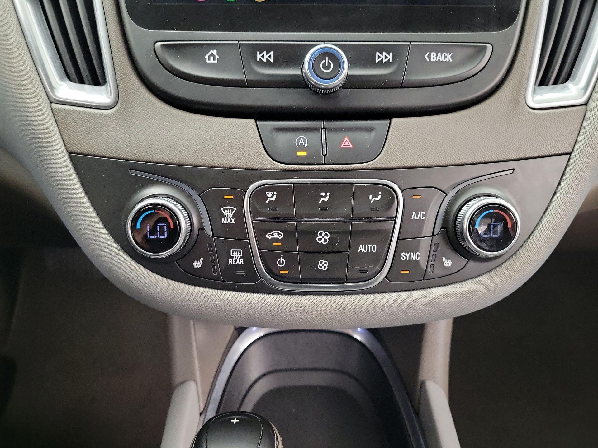 Thumbnail: 2020 Chevrolet Malibu - 16