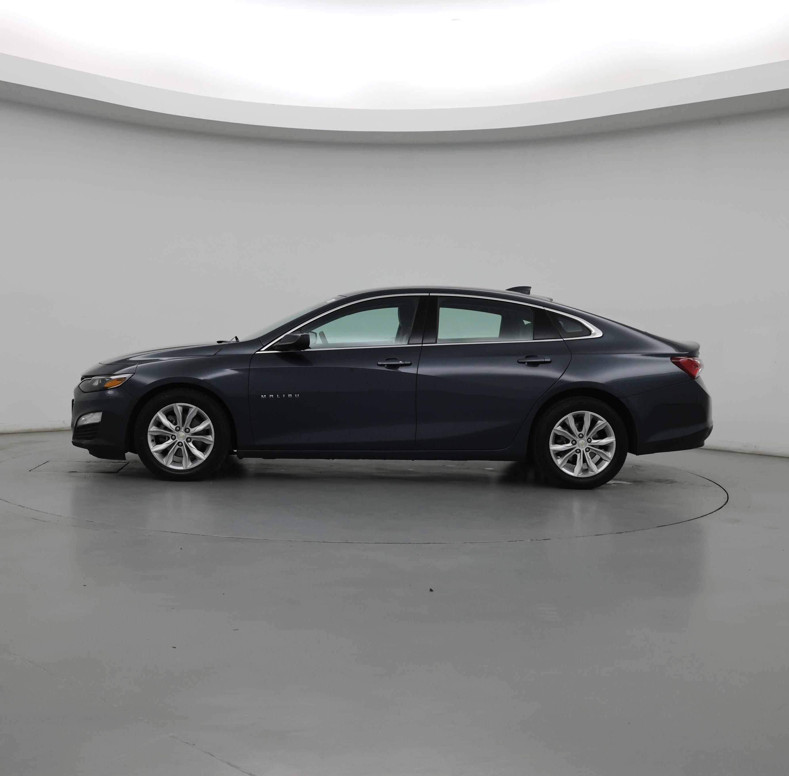 Thumbnail: 2020 Chevrolet Malibu - 3