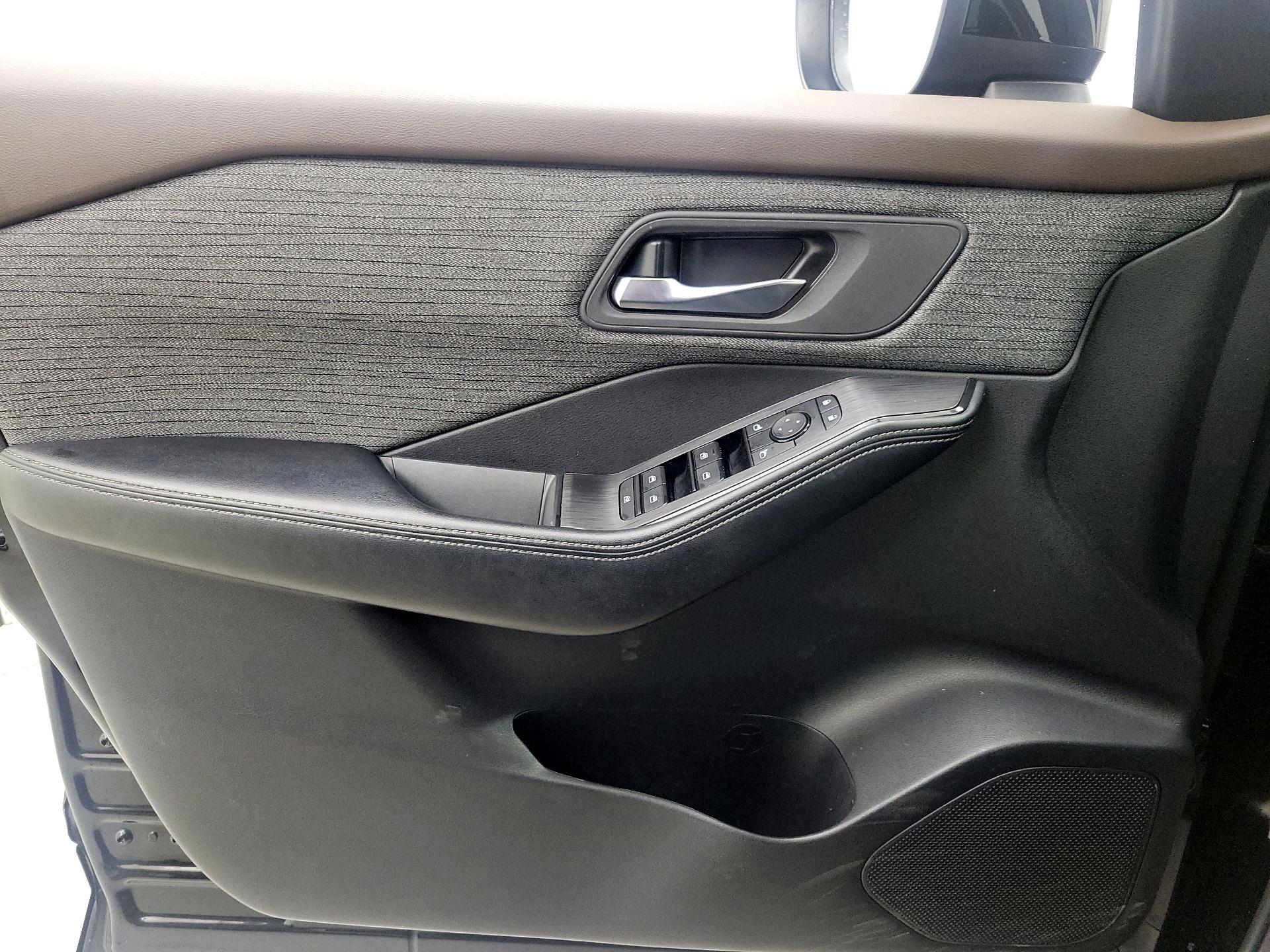 Thumbnail: 2023 Nissan Rogue - 12