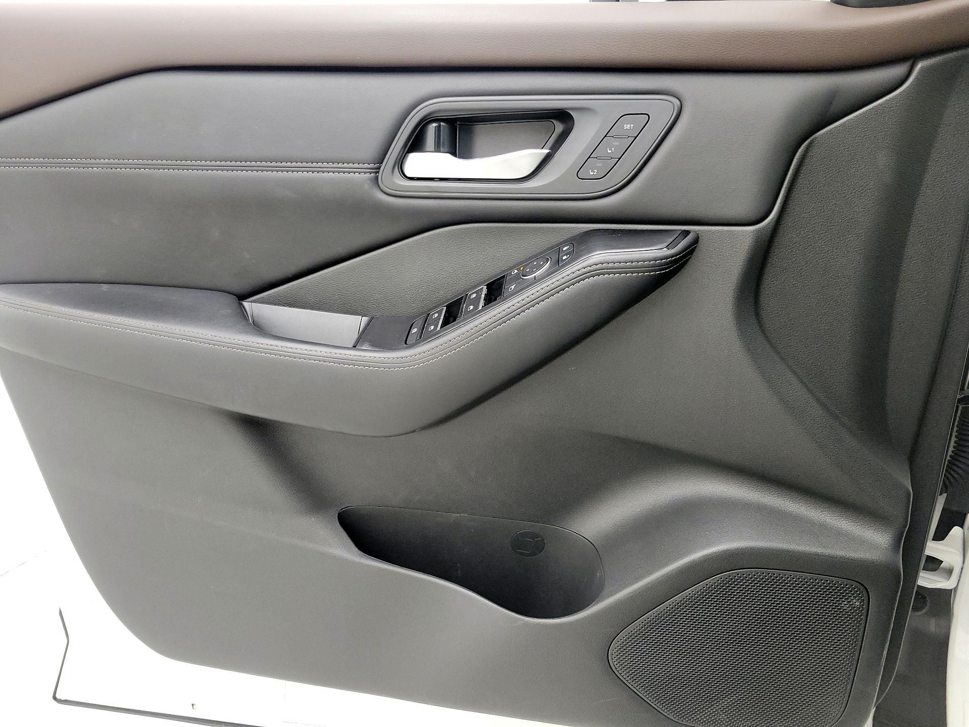 Thumbnail: 2023 Nissan Rogue - 12