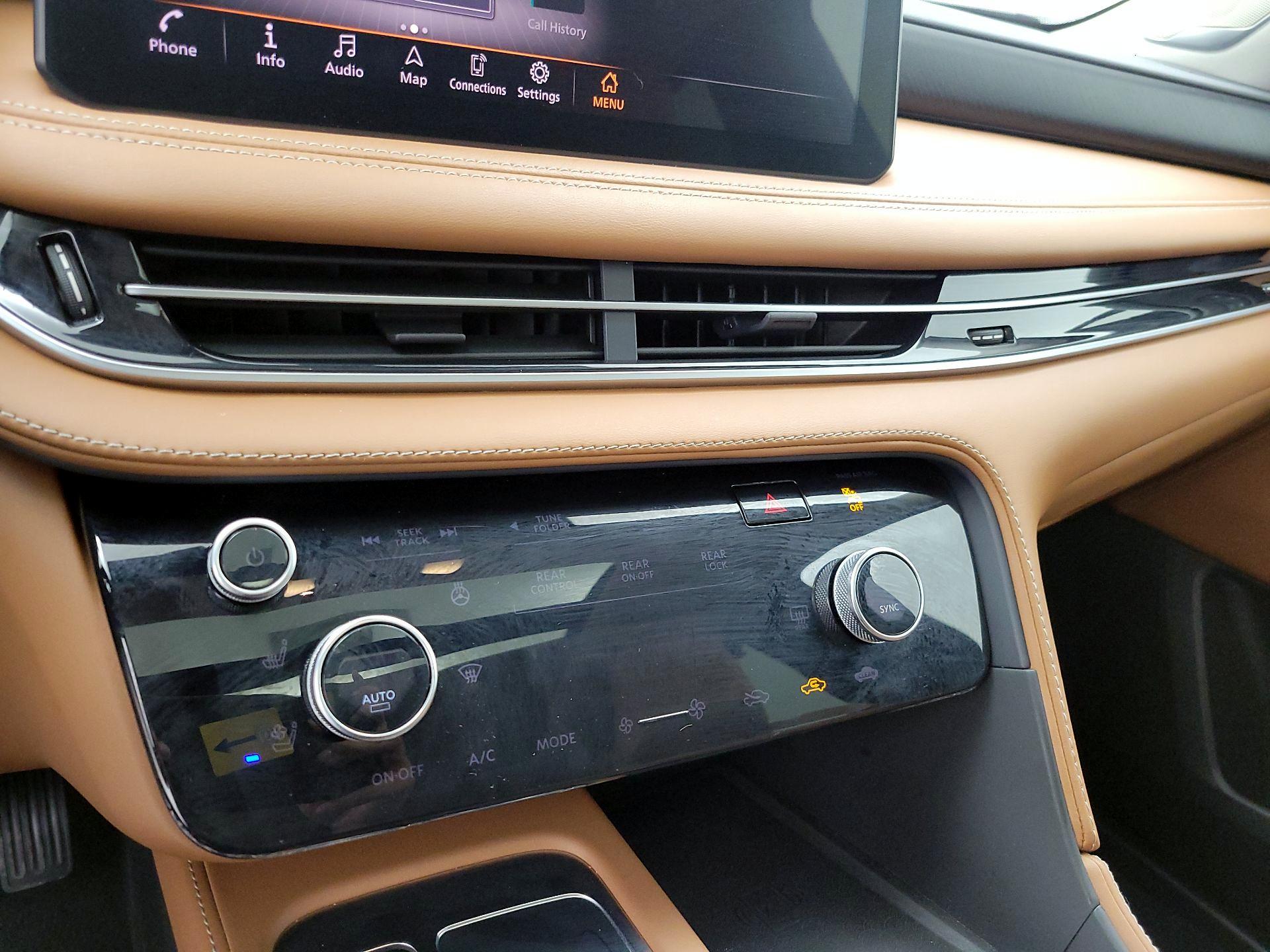 Thumbnail: 2023 INFINITI QX60 - 16