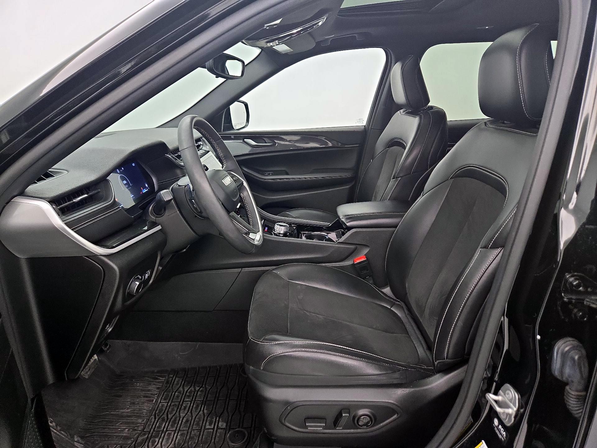 Thumbnail: 2023 Jeep Grand Cherokee L - 11