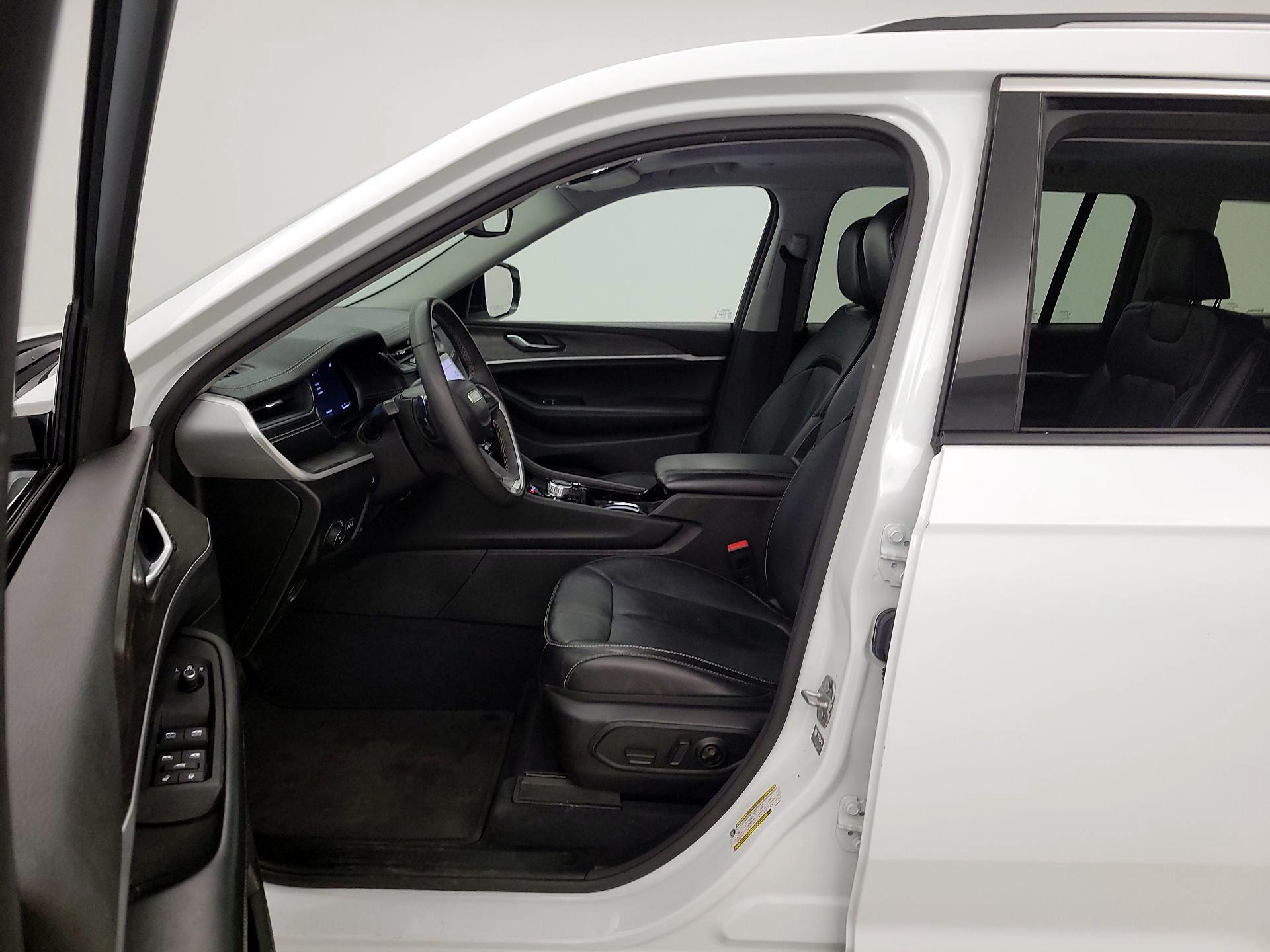 Thumbnail: 2023 Jeep Grand Cherokee L - 11