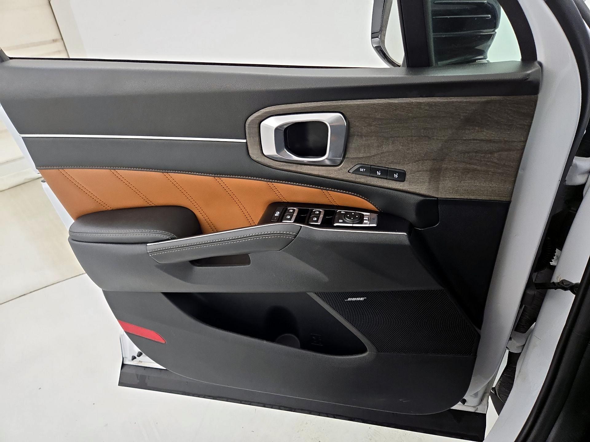 Thumbnail: 2023 Kia Sorento - 12