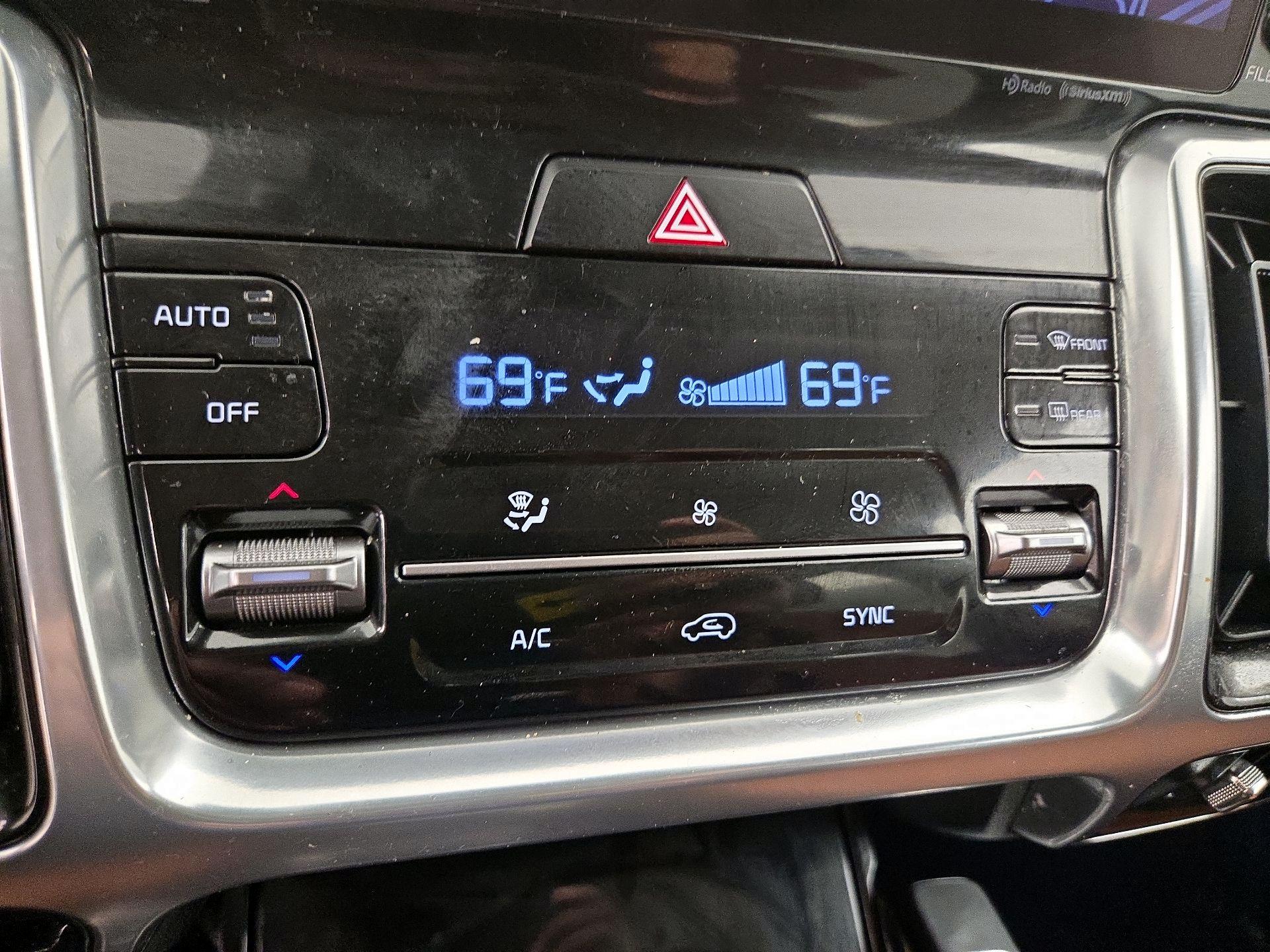 Thumbnail: 2023 Kia Sorento - 17